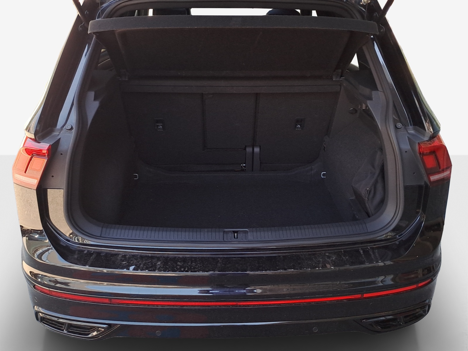 VW Tiguan 2.0TSI R-Line 4Motion DSG-image-12