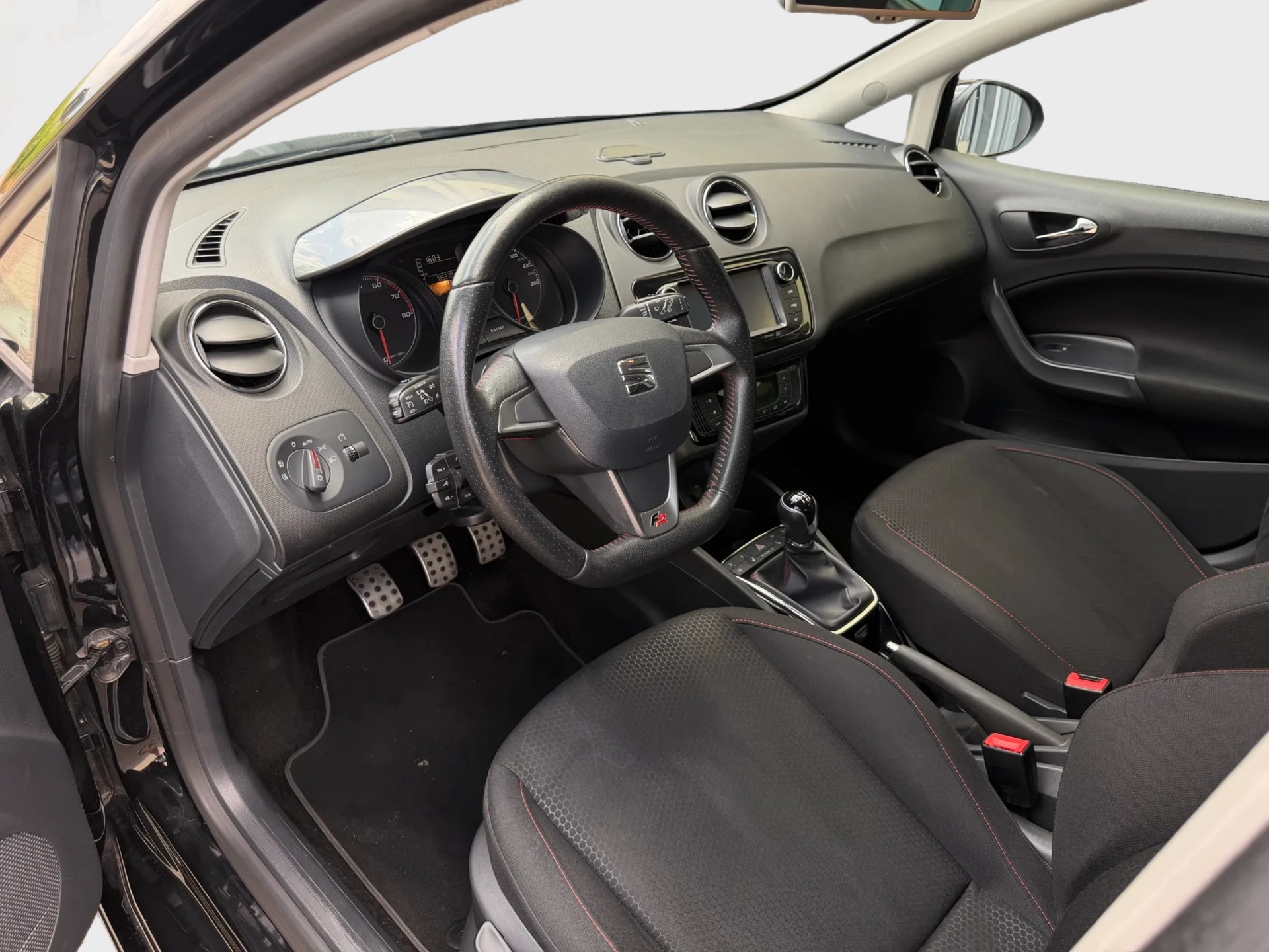 SEAT Ibiza 1.4 TSI FR-image-5