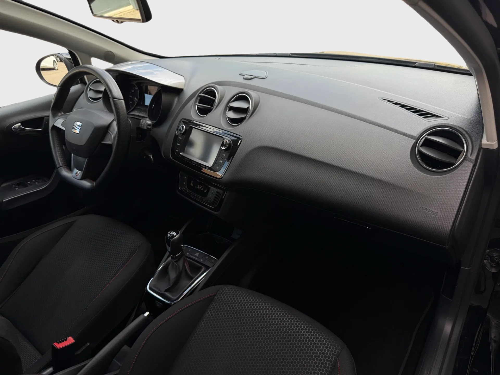 SEAT Ibiza 1.4 TSI FR-image-6