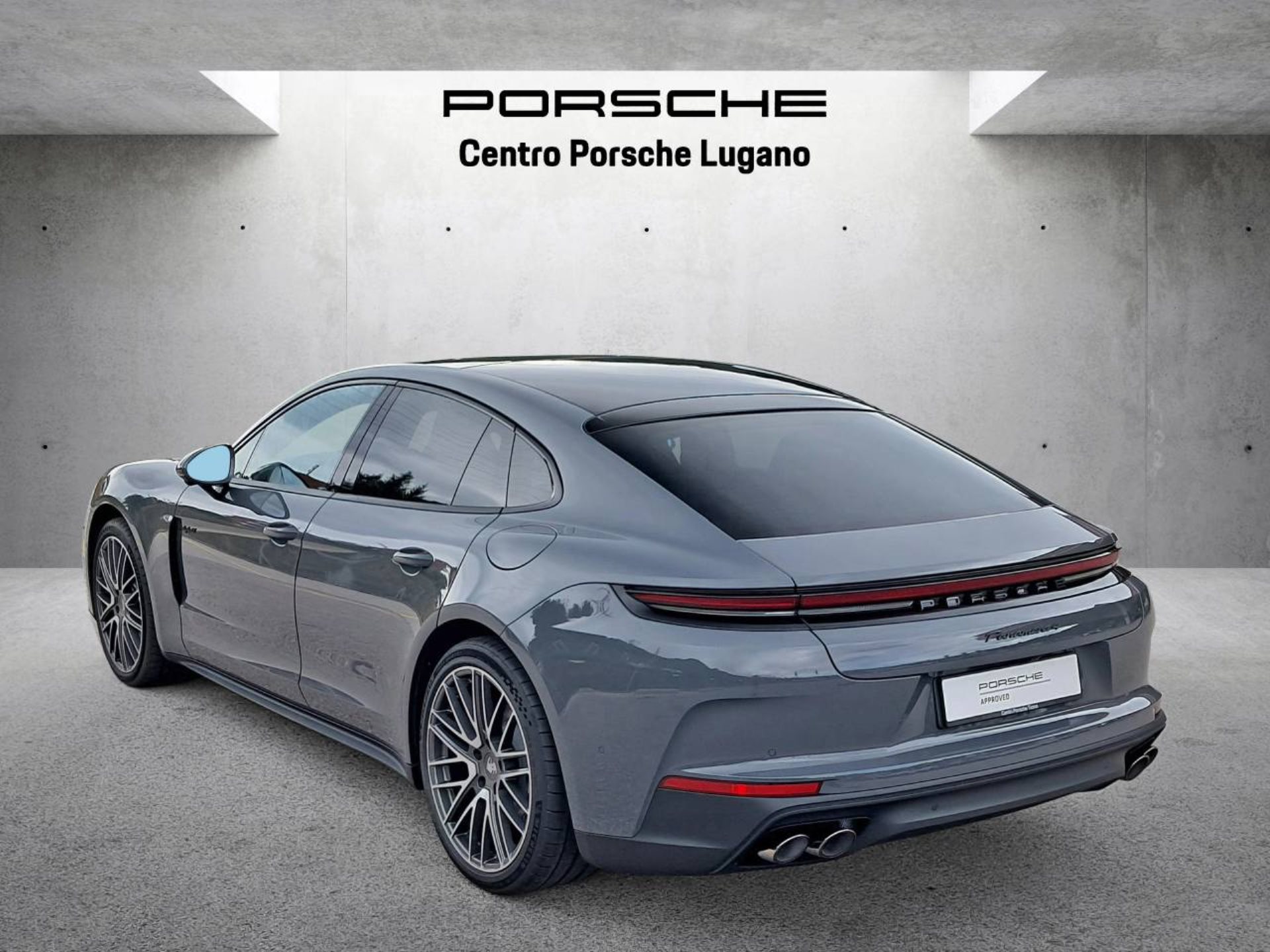 PORSCHE Panamera 4 E-Hybrid-image-6