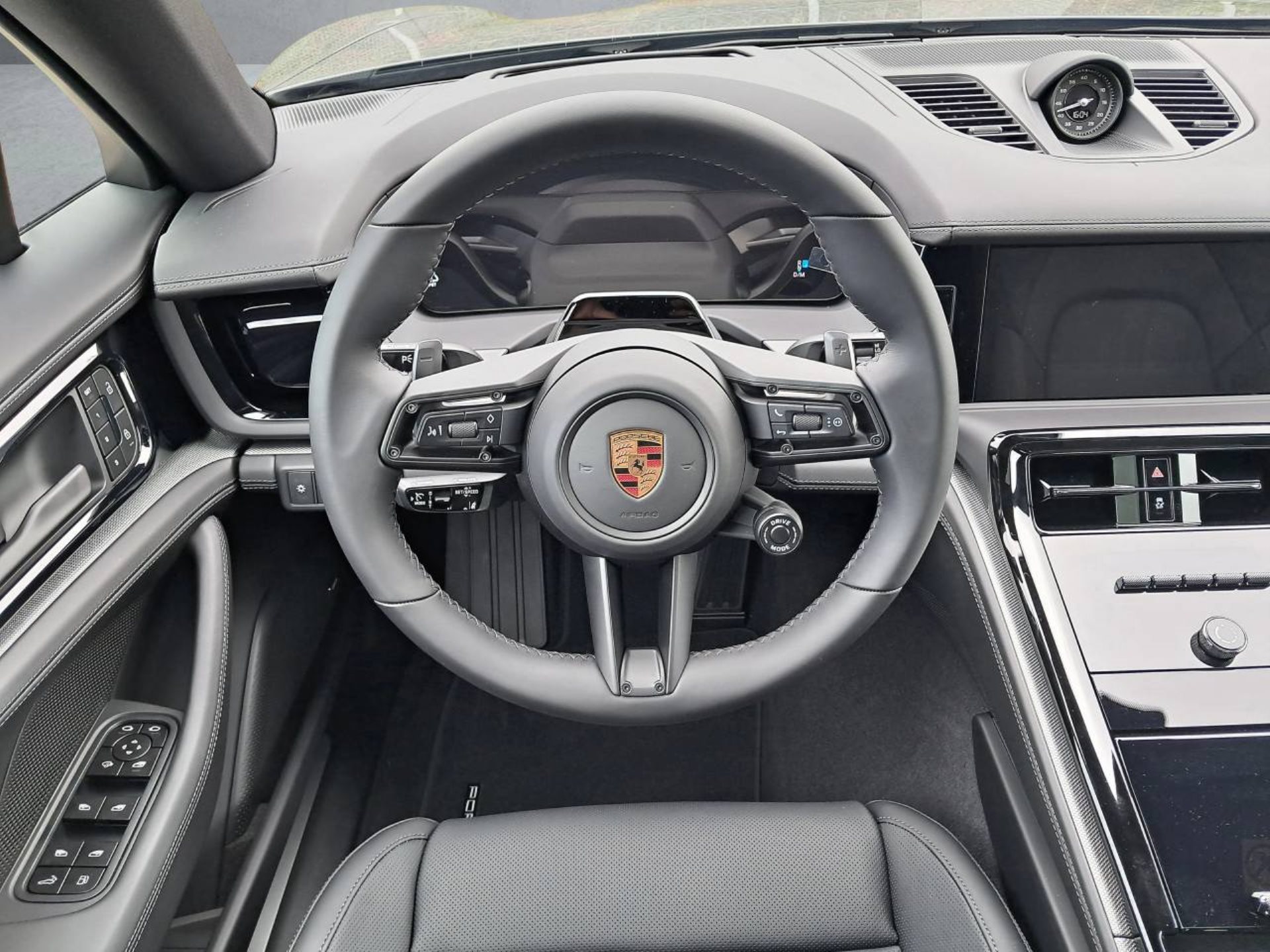 PORSCHE Panamera 4 E-Hybrid-image-12