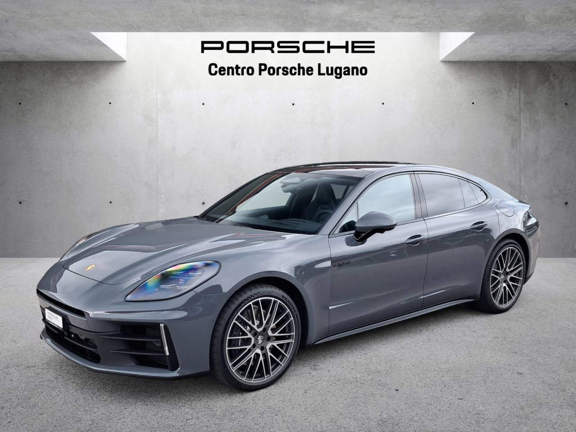 PORSCHE Panamera 4 E-Hybrid-image-8