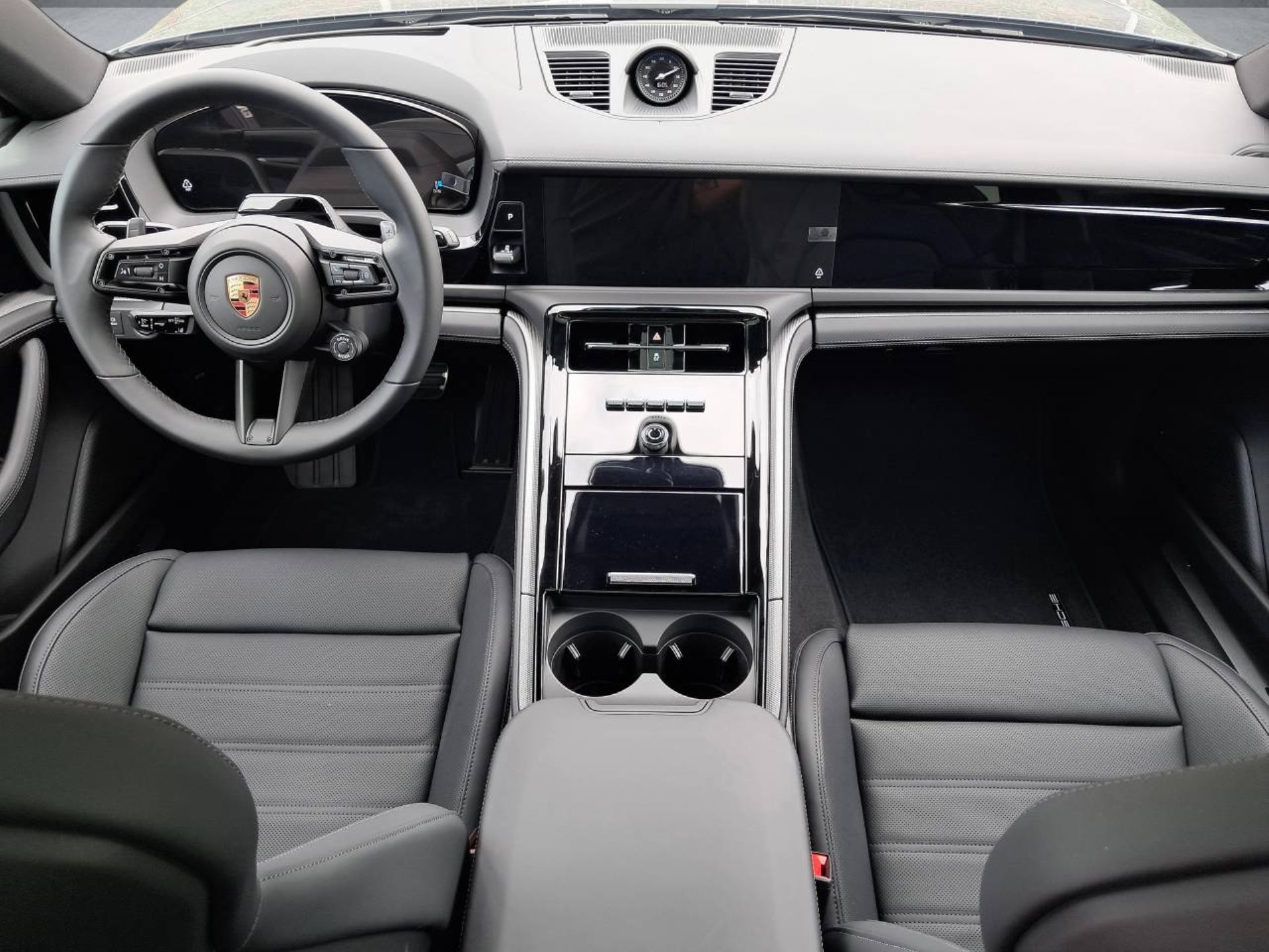 PORSCHE Panamera 4 E-Hybrid-image-15
