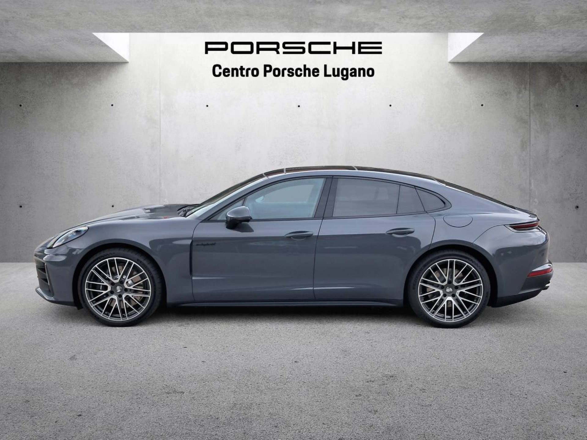 PORSCHE Panamera 4 E-Hybrid-image-1