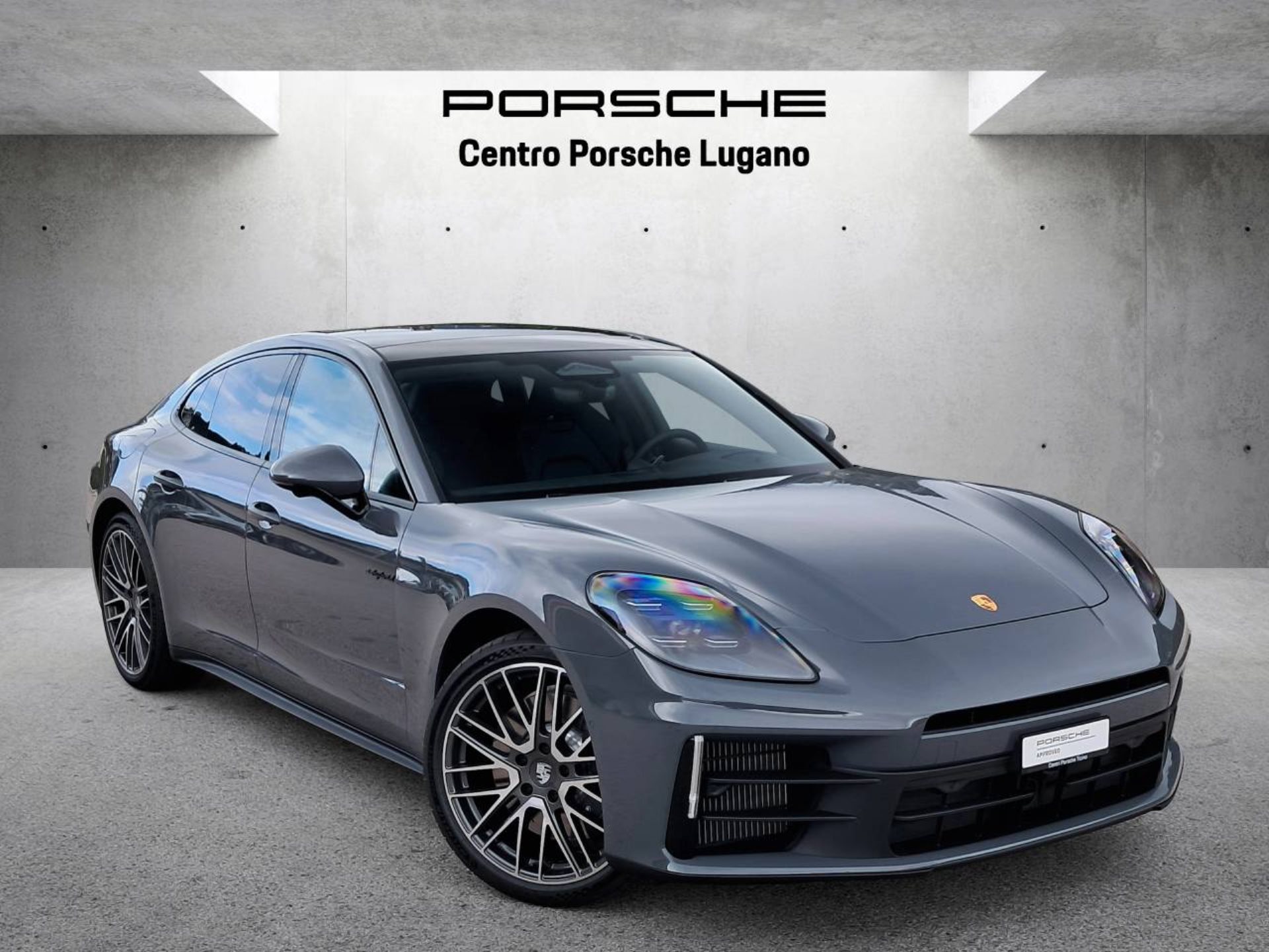 PORSCHE Panamera 4 E-Hybrid-image-0