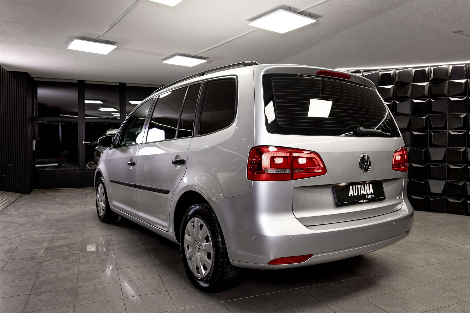 VW Touran 1.4 TSI Trendline DSG-image-2