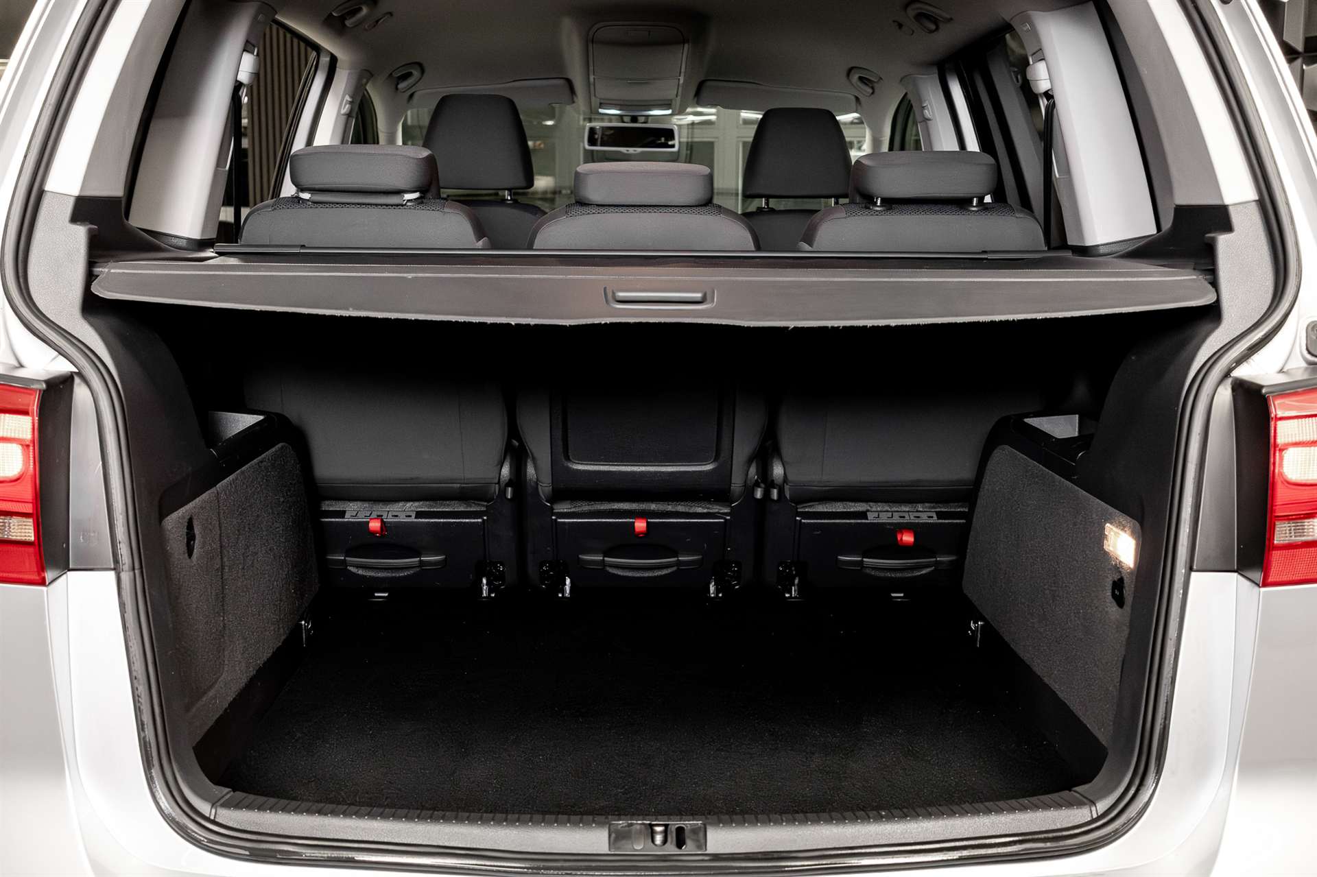 VW Touran 1.4 TSI Trendline DSG-image-11