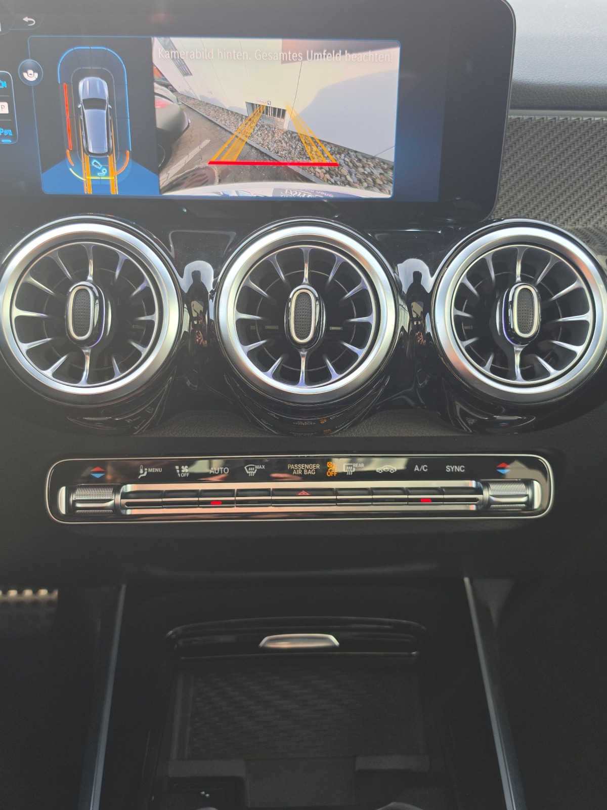 MERCEDES-BENZ GLB 250 AMG Line 4Matic 8G-Tronic-image-12