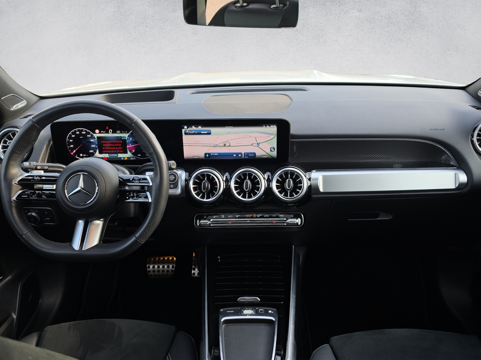 MERCEDES-BENZ GLB 250 AMG Line 4Matic 8G-Tronic-image-8