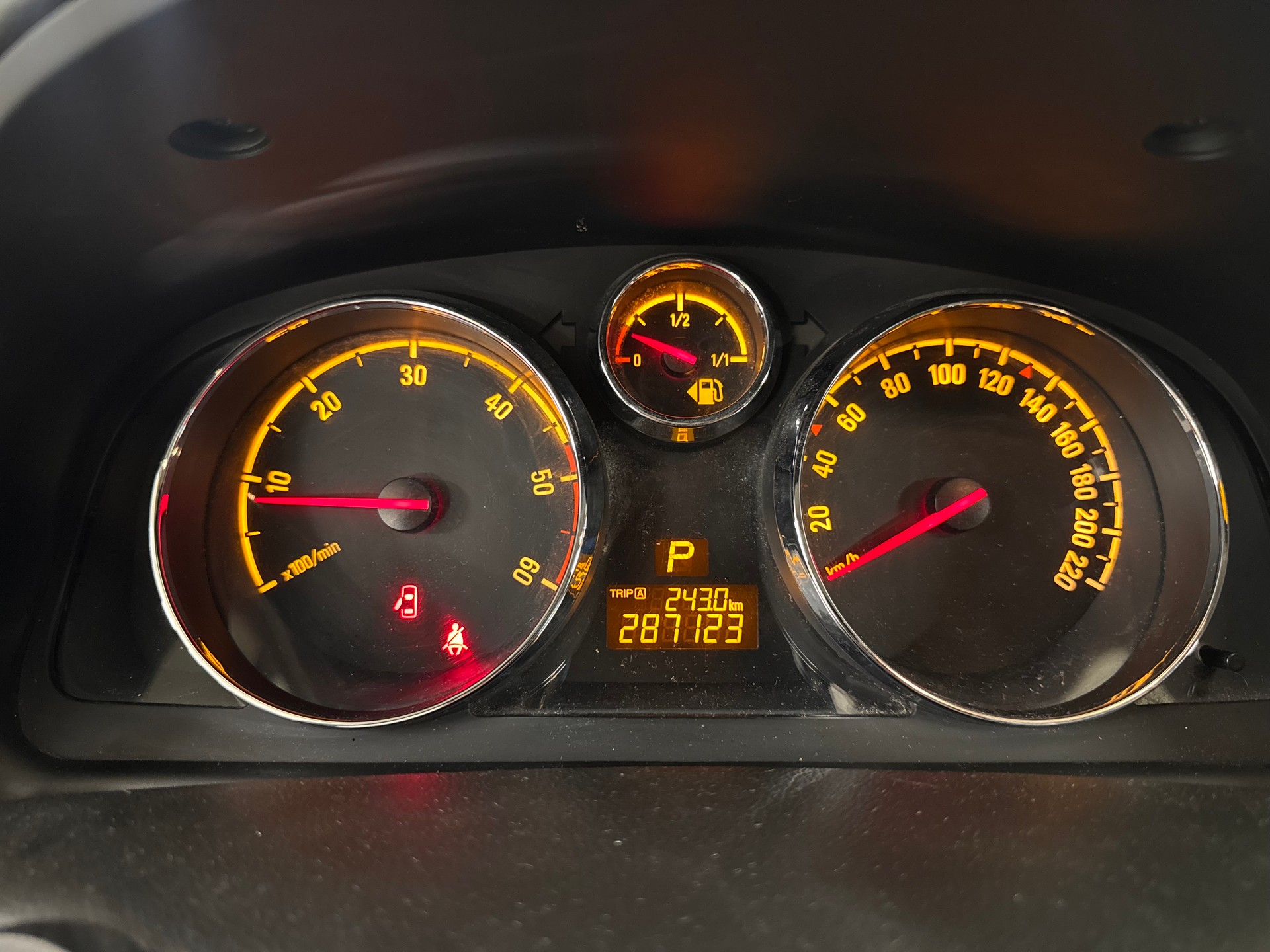 OPEL Antara 2.2 CDTi Cosmo 4WD Automatic-image-15