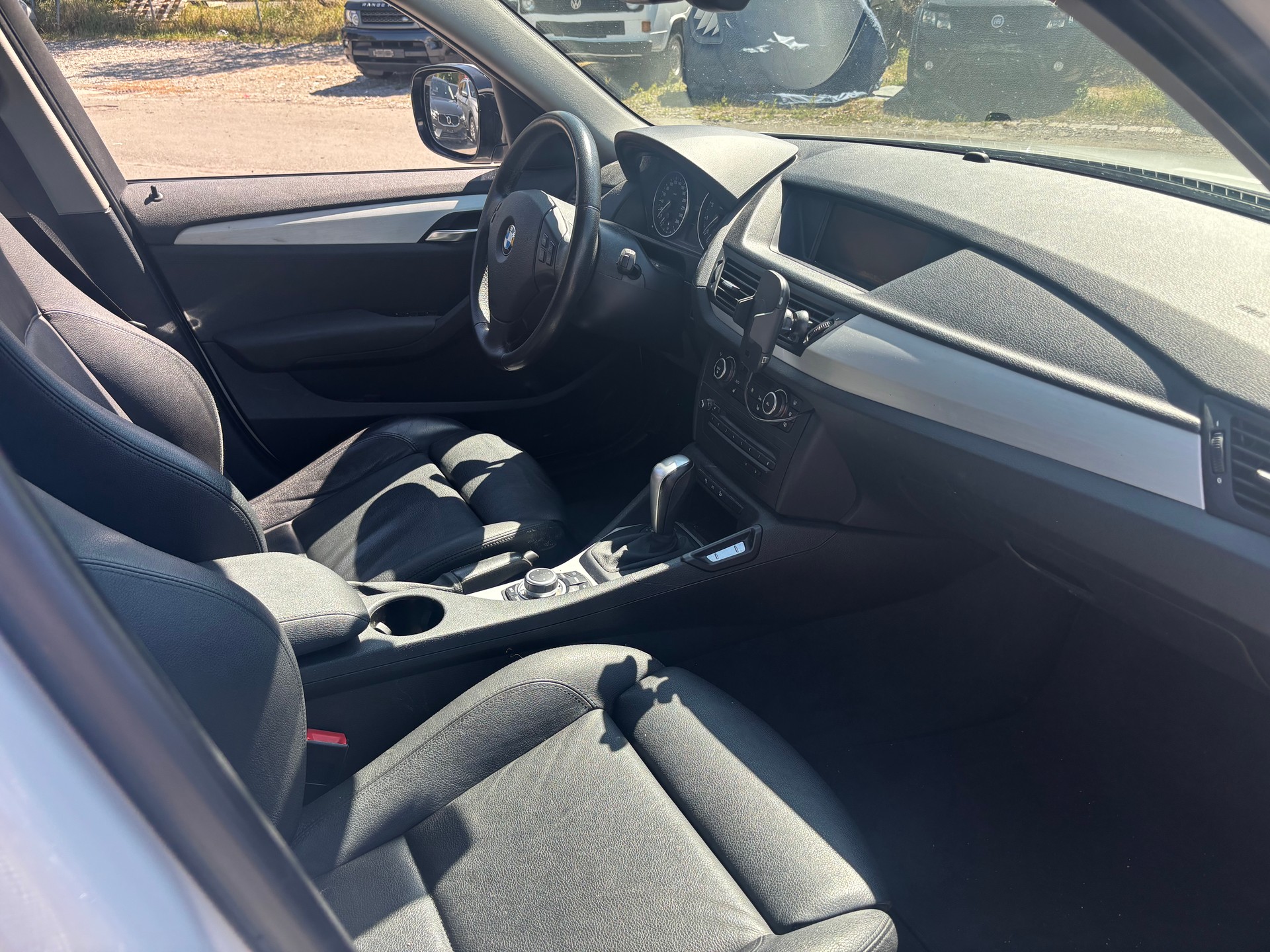 BMW X1 xDrive 28i Steptronic-image-9