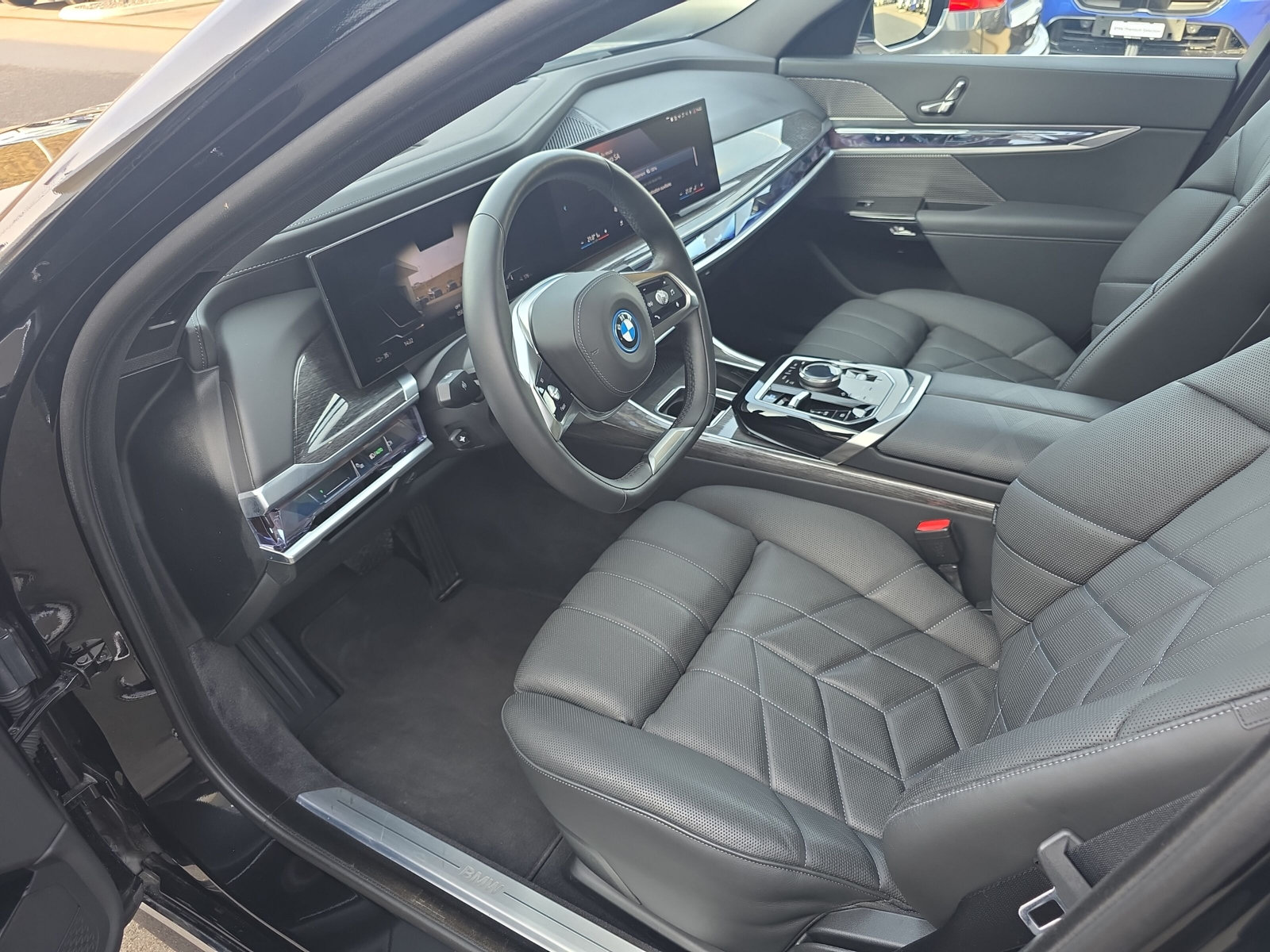 BMW i7 eDrive50 G70 (CH)  -image-22