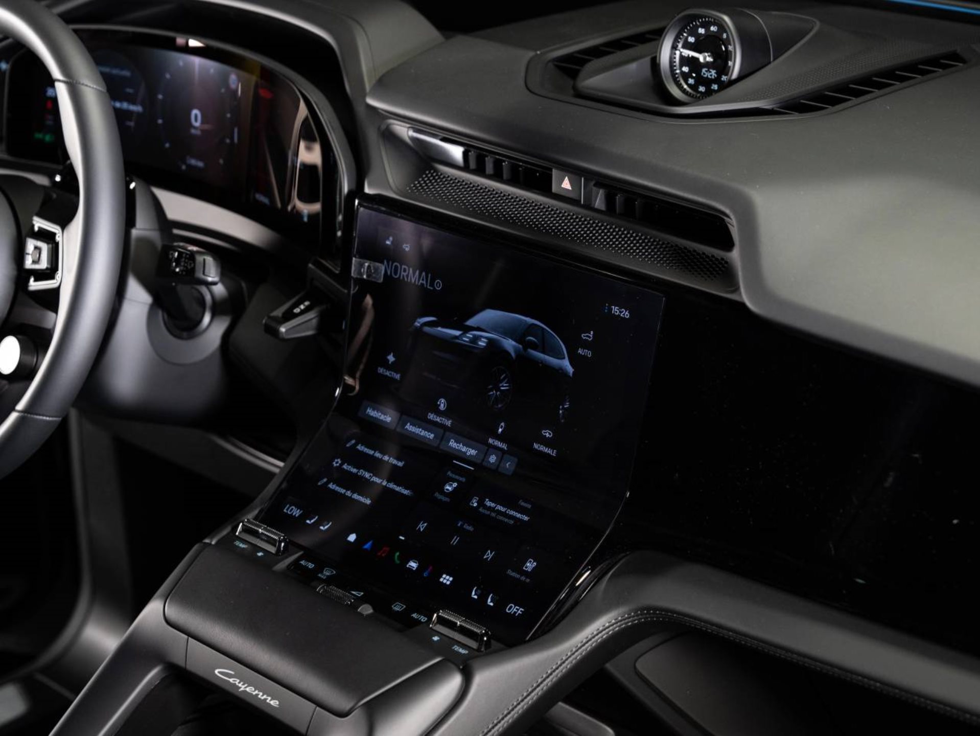 PORSCHE Cayenne Electric-image-17