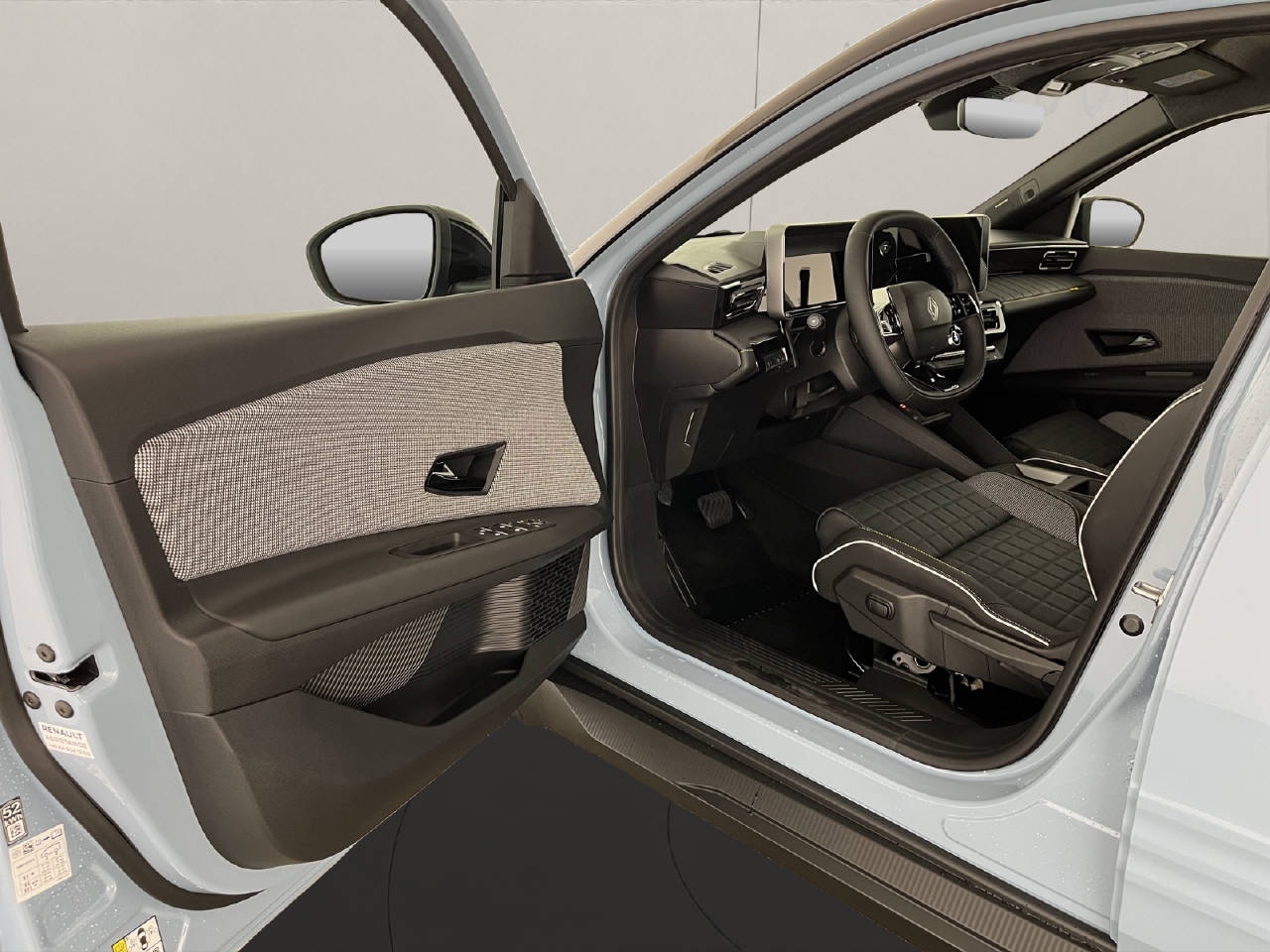 RENAULT R4 E-Tech Comfort Range iconic-image-6
