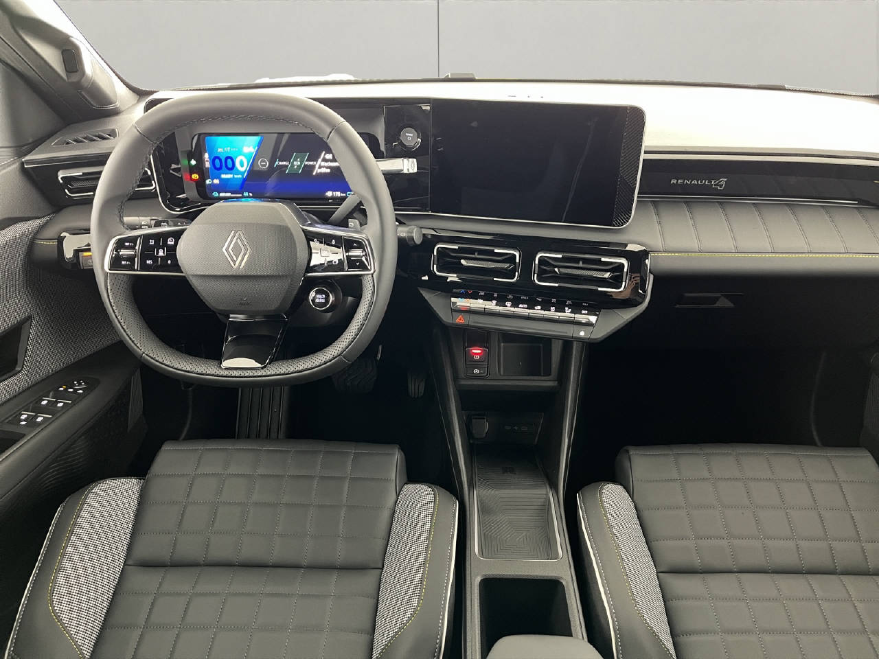 RENAULT R4 E-Tech Comfort Range iconic-image-8