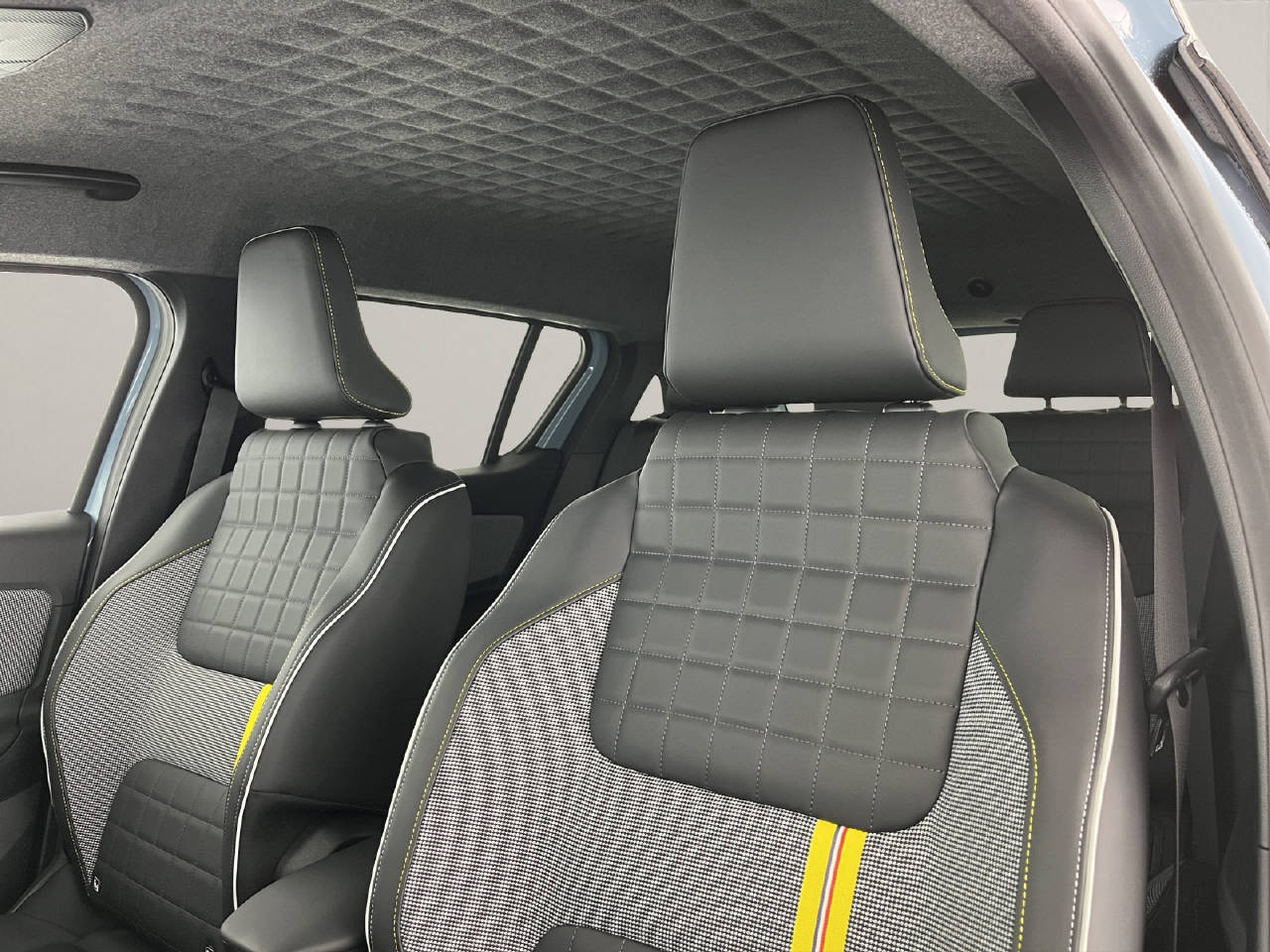 RENAULT R4 E-Tech Comfort Range iconic-image-14