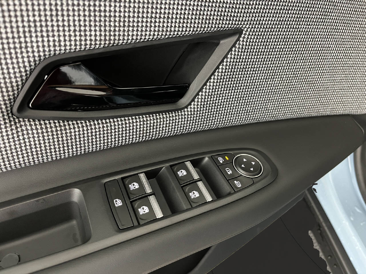 RENAULT R4 E-Tech Comfort Range iconic-image-12