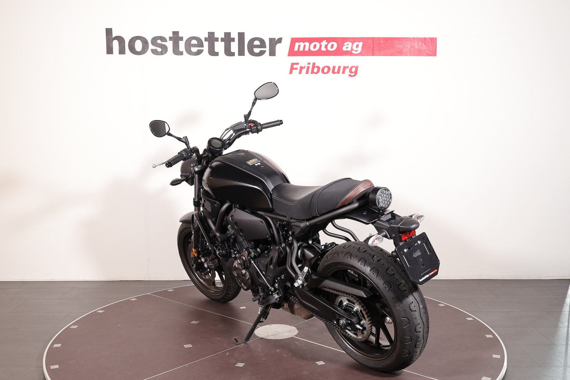 YAMAHA XSR 700-showroom-element-3
