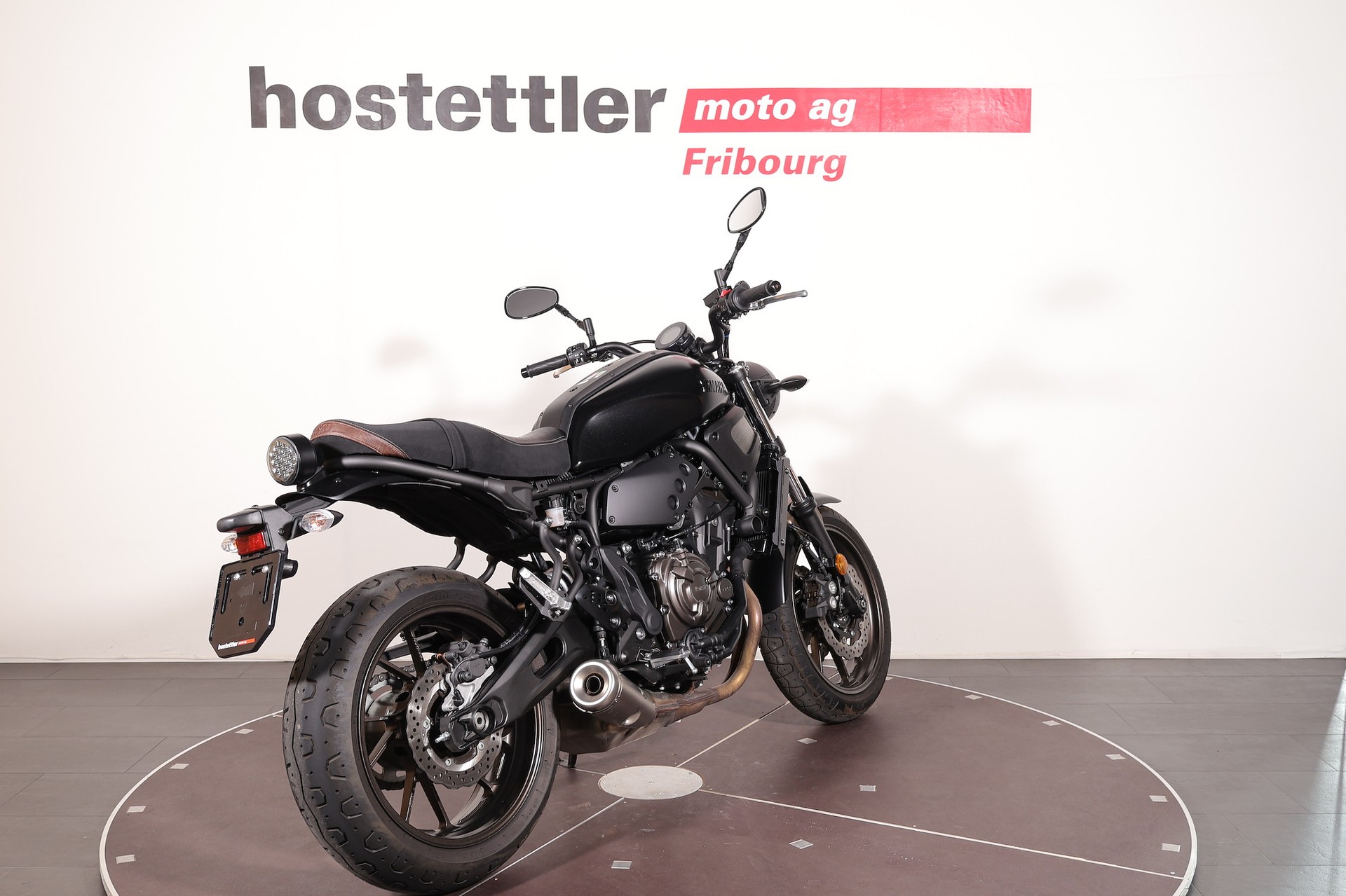 YAMAHA XSR 700-showroom-element-2