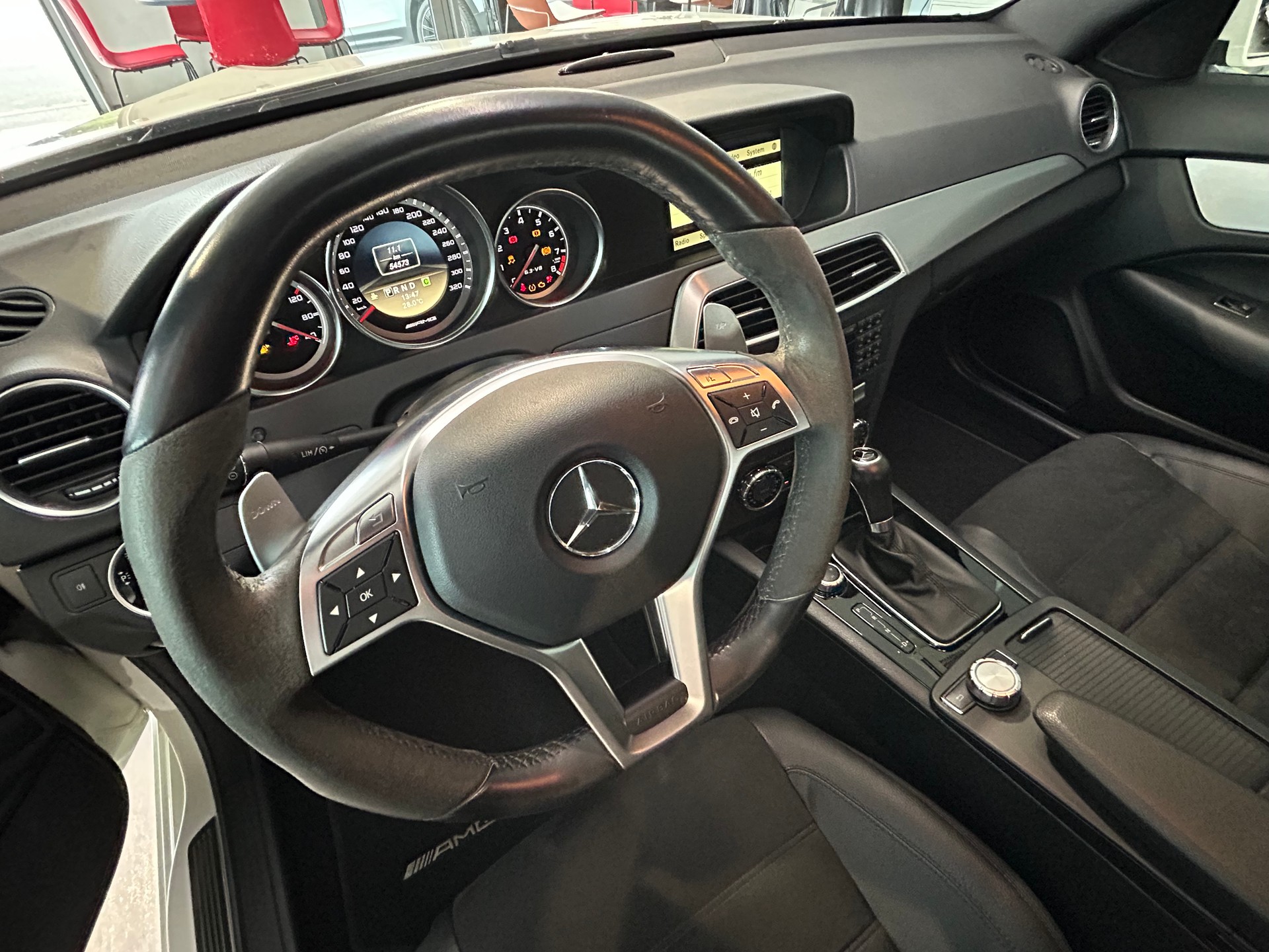 MERCEDES-BENZ C 63 Coupé AMG Speedshift MCT-image-17