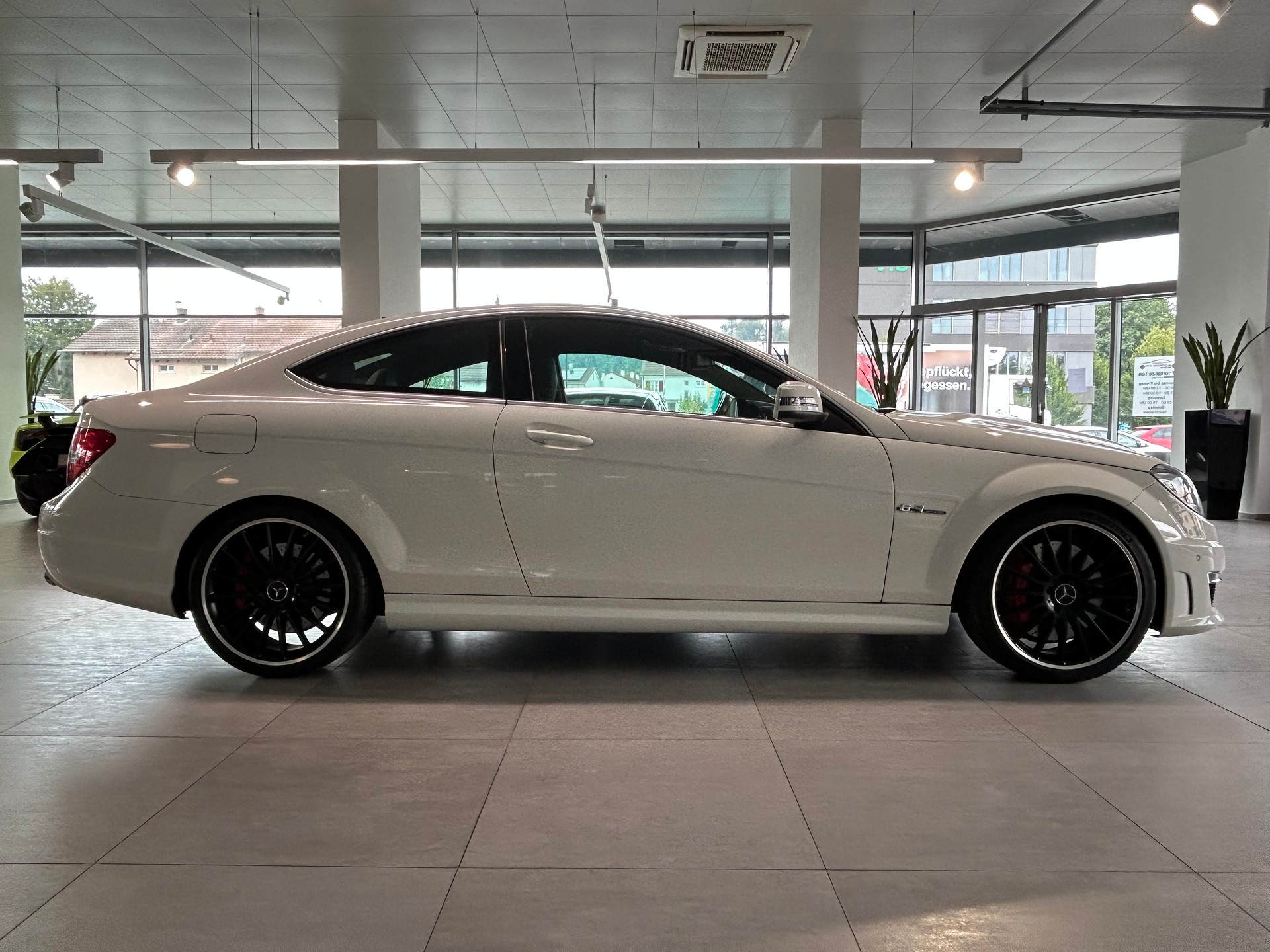 MERCEDES-BENZ C 63 Coupé AMG Speedshift MCT-image-3