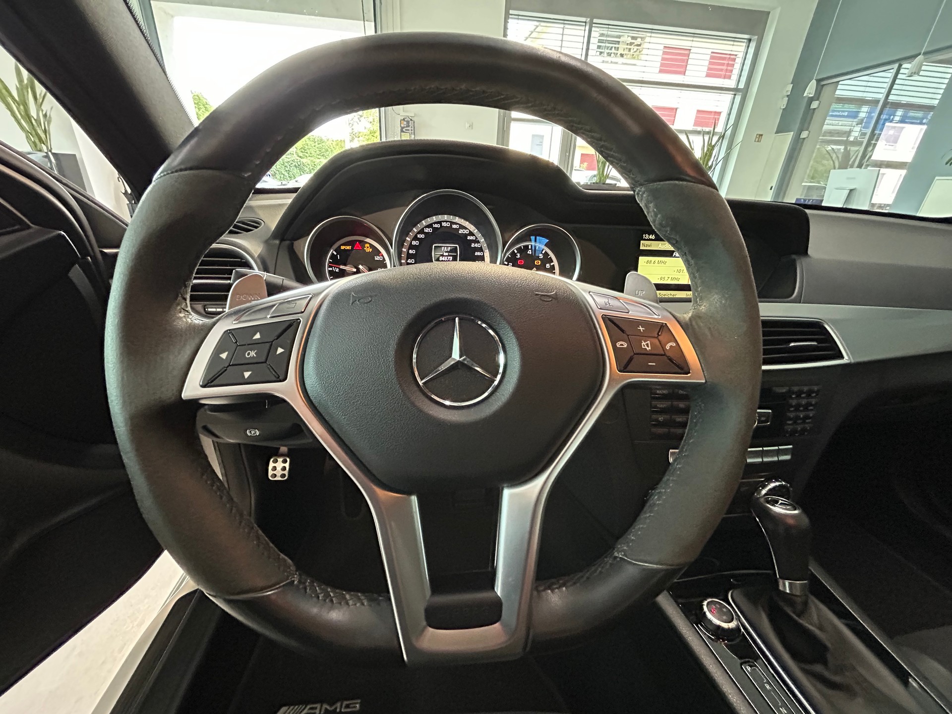 MERCEDES-BENZ C 63 Coupé AMG Speedshift MCT-image-16