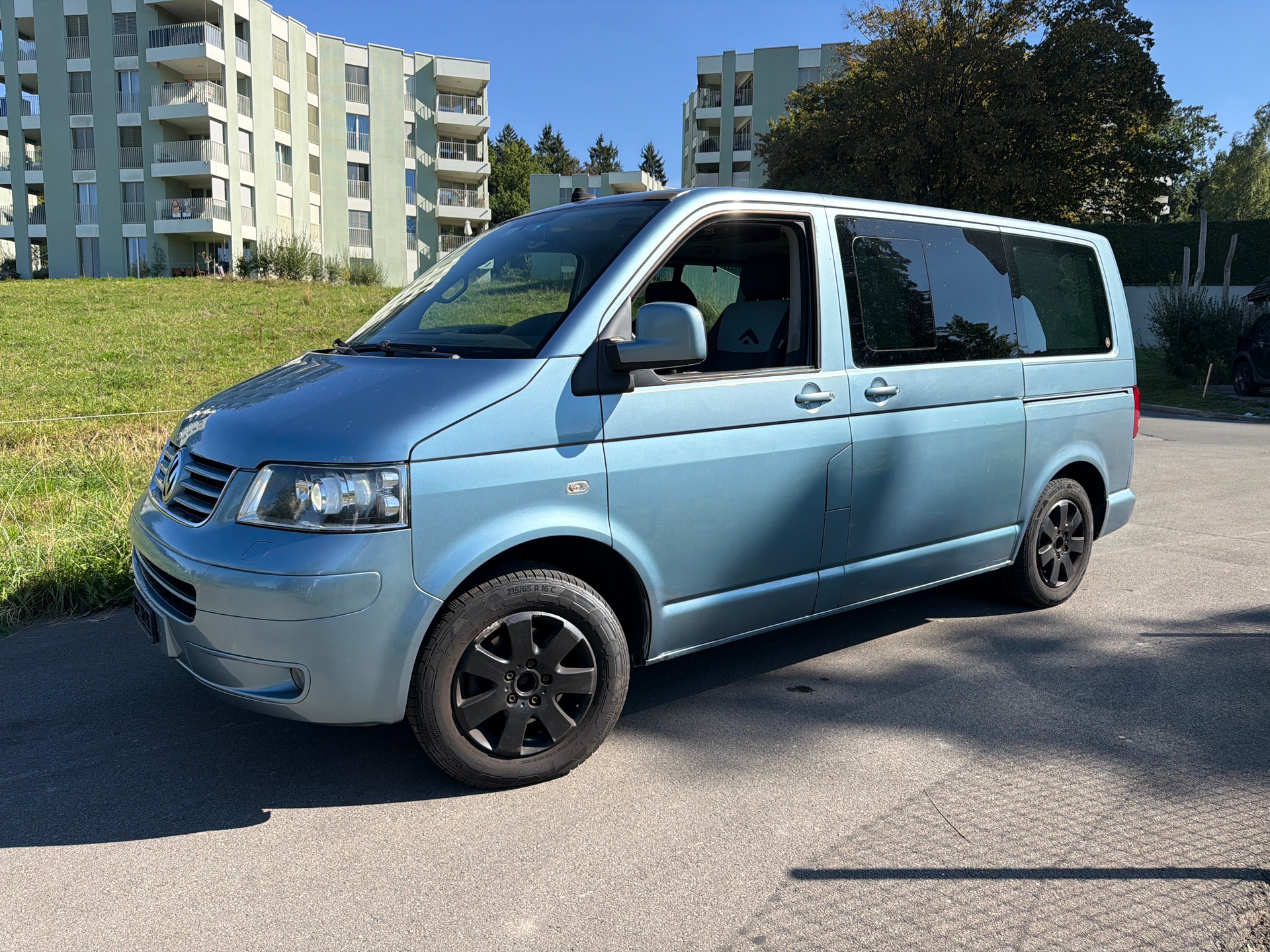 VW 2.5 TDI 4Motion Multivan ATLANTIS-image-1