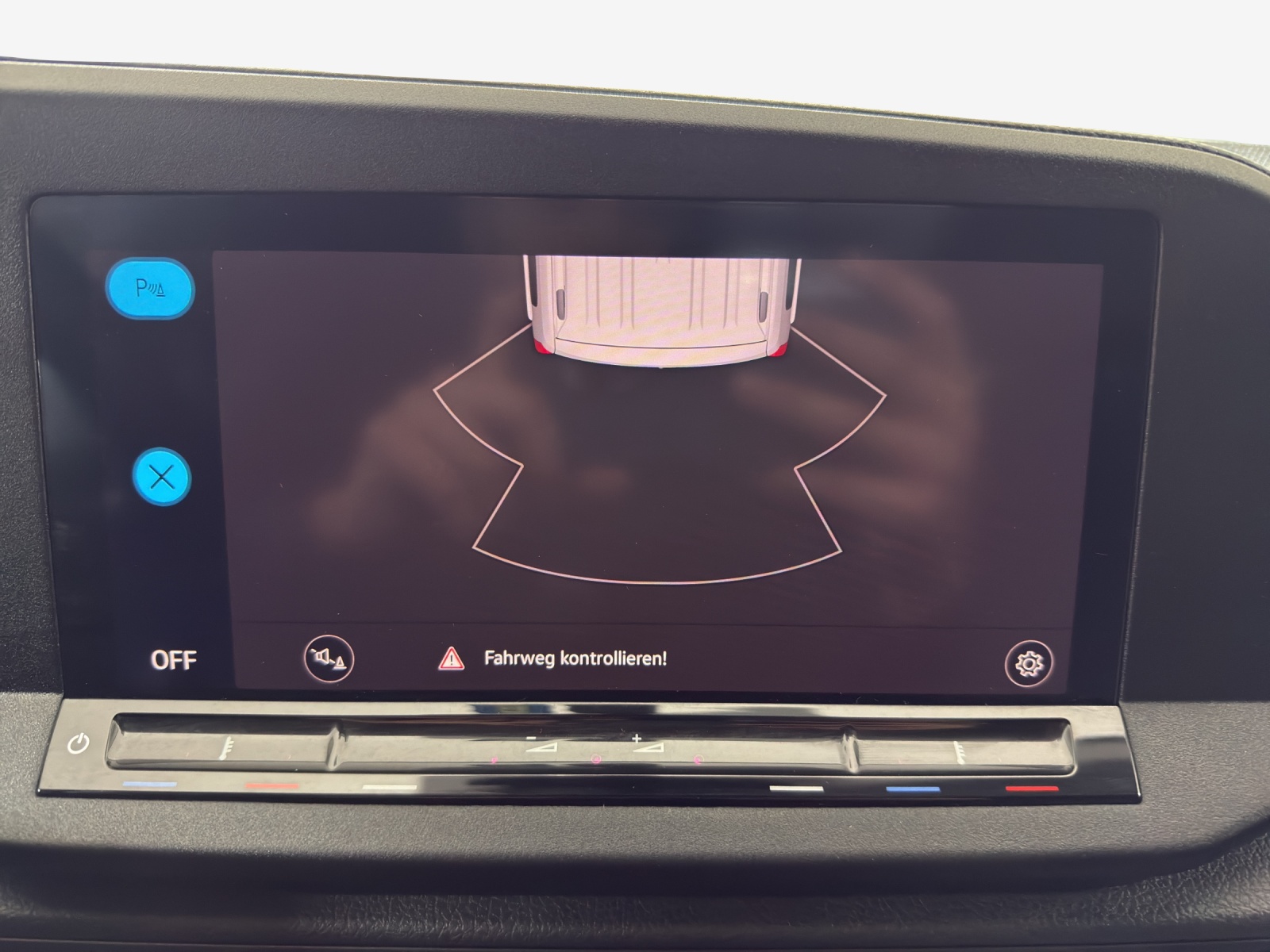VW Caddy Cargo 2.0TDI Maxi 4Motion-image-13