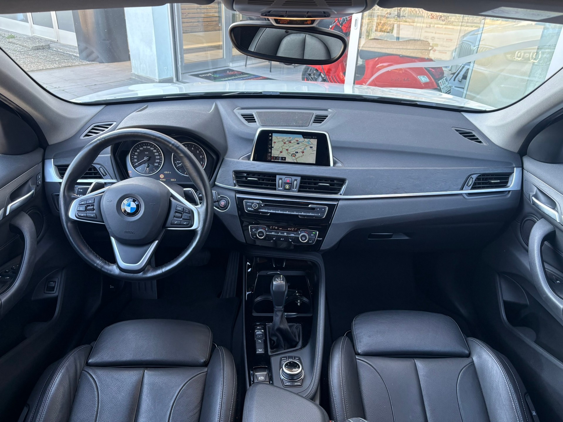 BMW X1 xDrive 20i Sport Line Steptronic-image-11