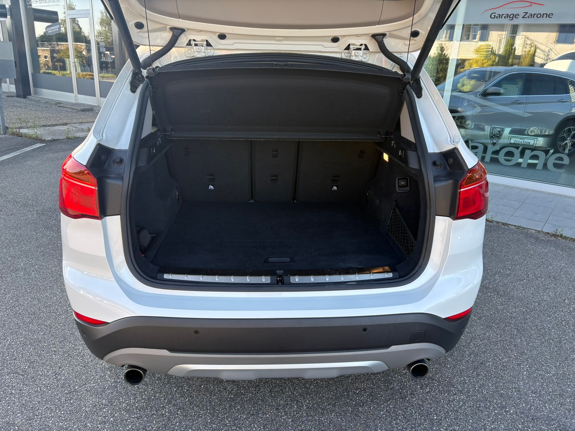 BMW X1 xDrive 20i Sport Line Steptronic-image-8