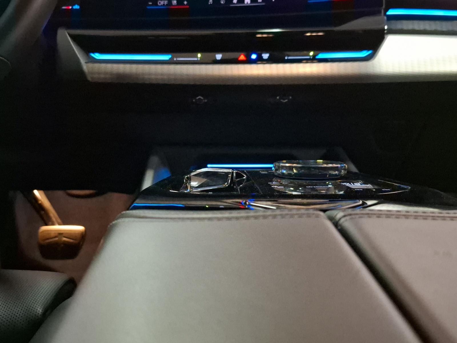 BMW 520d xDrive Touring-image-11