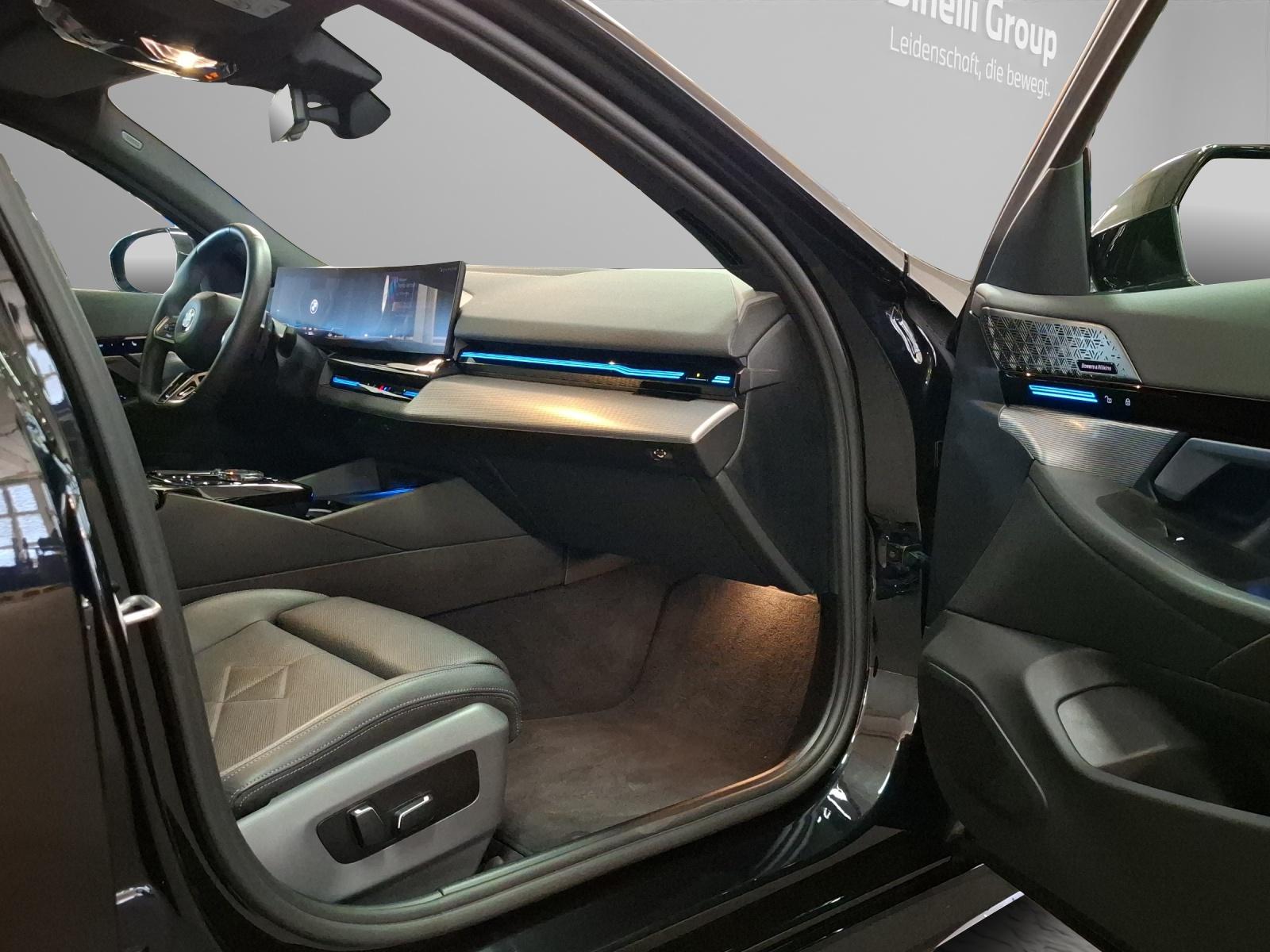 BMW 520d xDrive Touring-image-20