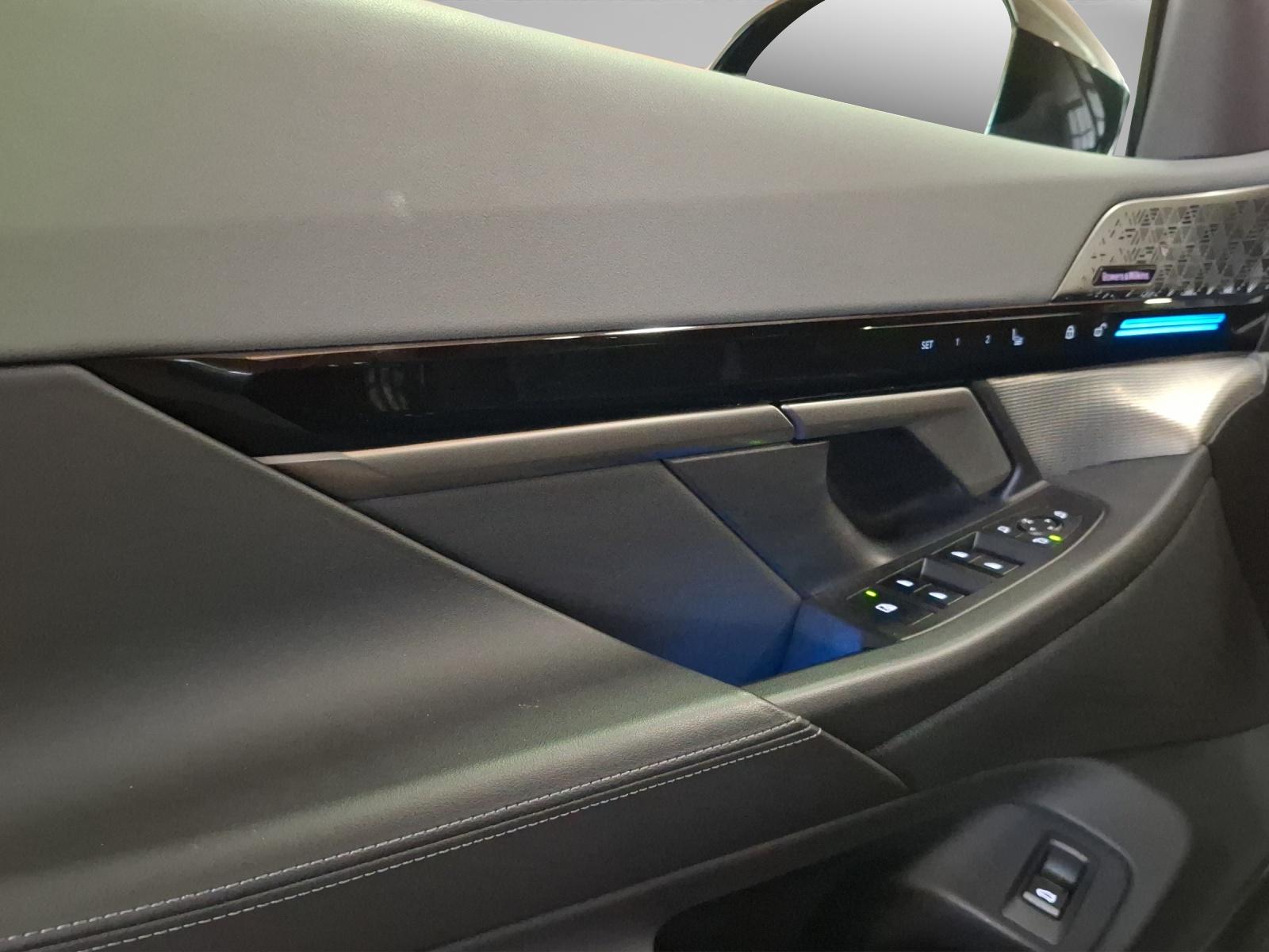BMW 520d xDrive Touring-image-7