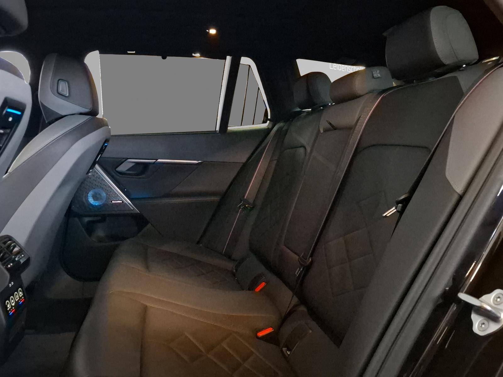 BMW 520d xDrive Touring-image-8
