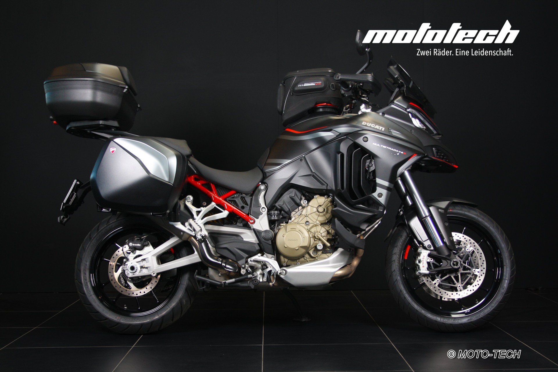 DUCATI Multistrada V4 S Travel & Radar-showroom-element-1