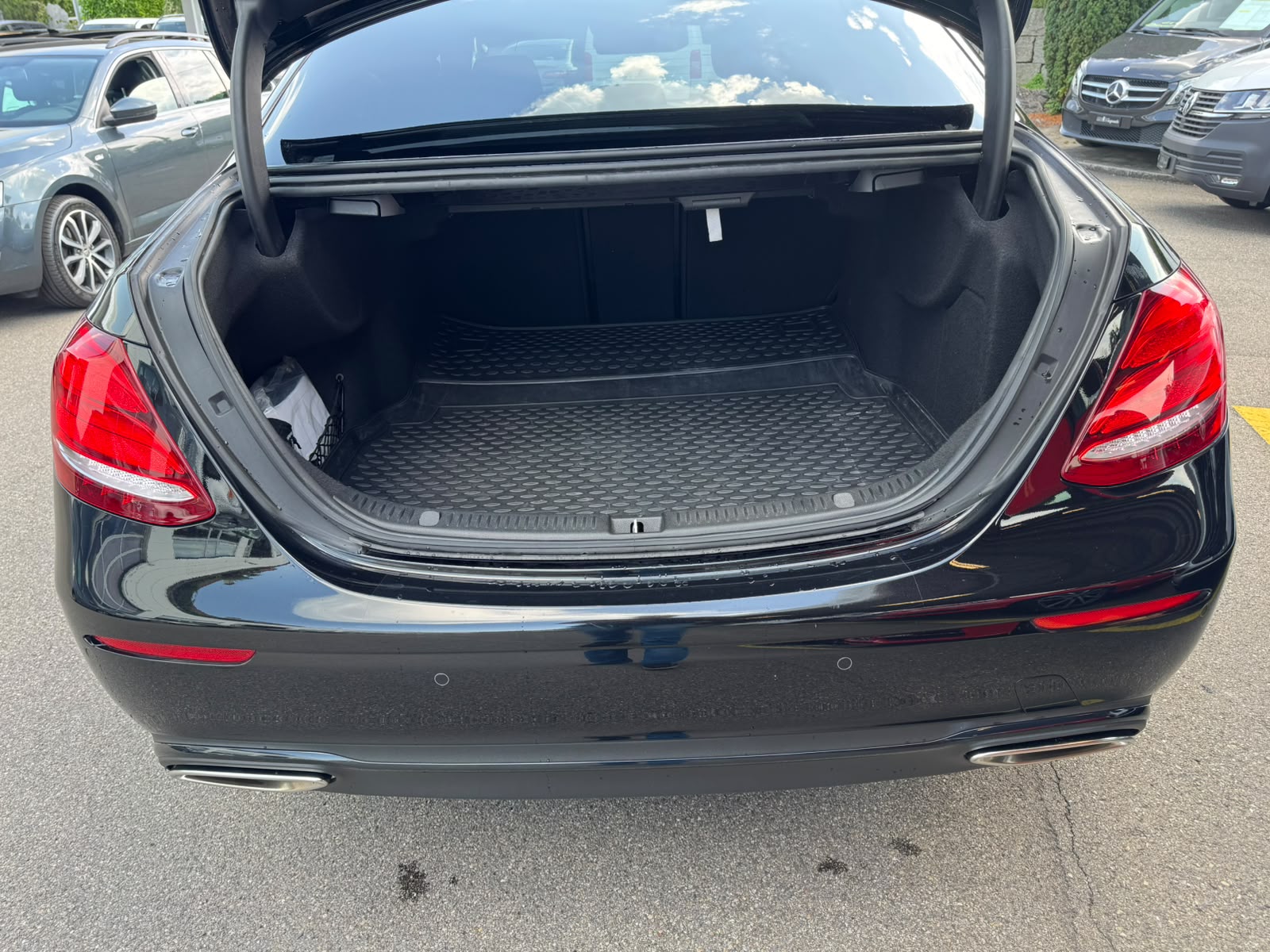 MERCEDES-BENZ E 200 Avantgarde 4Matic 9G-Tronic-image-6