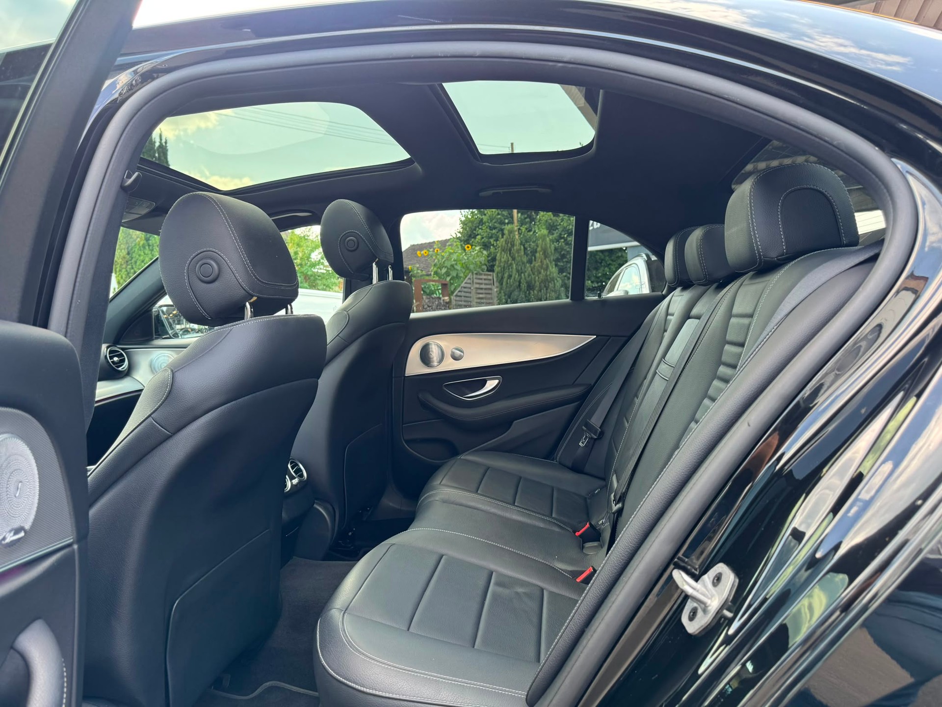 MERCEDES-BENZ E 200 Avantgarde 4Matic 9G-Tronic-image-14