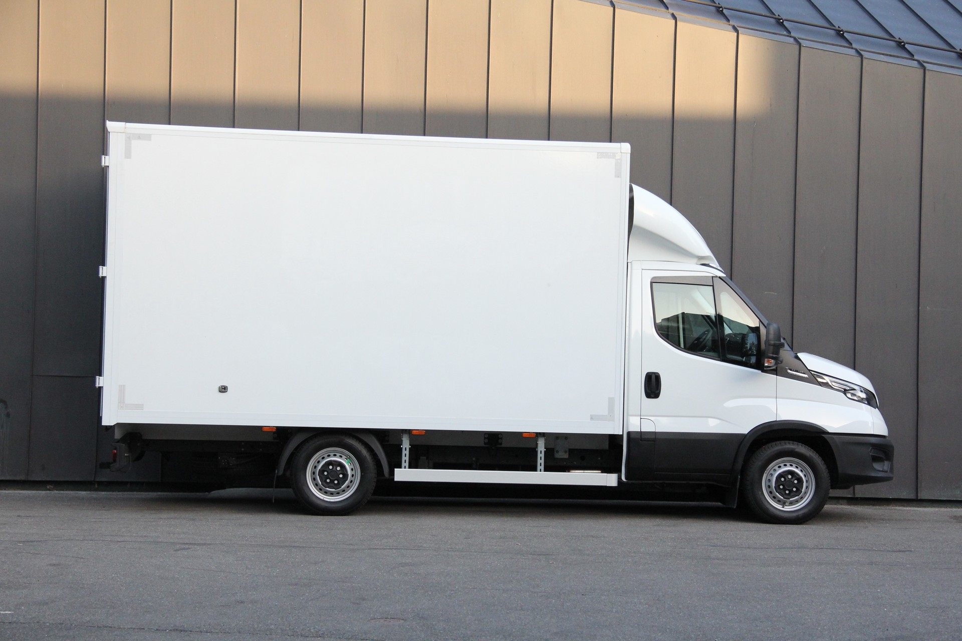 IVECO 35 S 16 A8 **AUTOMAT** **LUFT-FAHRWERK** **RÜCKFAHRKAMERA** **KLIMAAUTOMATIK**-image-7