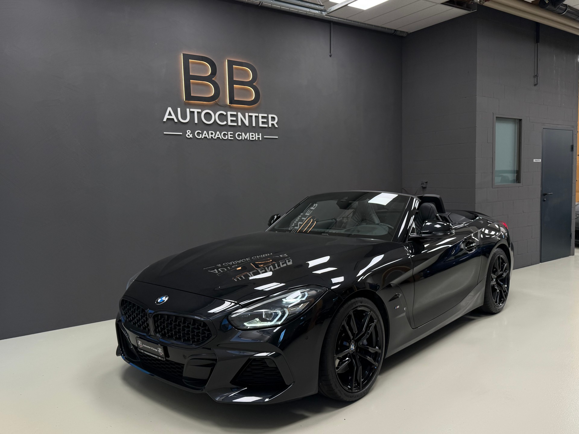 BMW Z4 sDrive 20i M Sport Cab. Steptronic-image-0