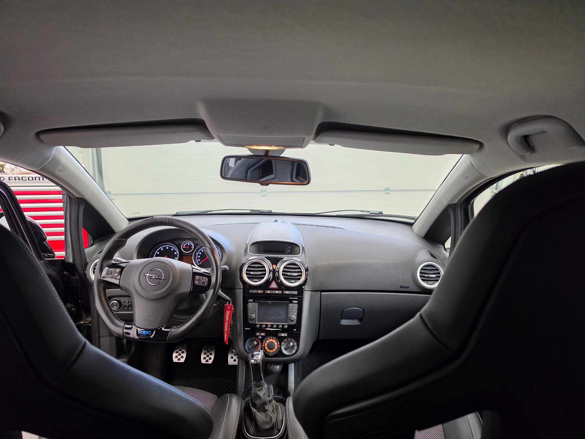 OPEL Corsa 1.6 Turbo OPC Nürburgring Edition-image-6