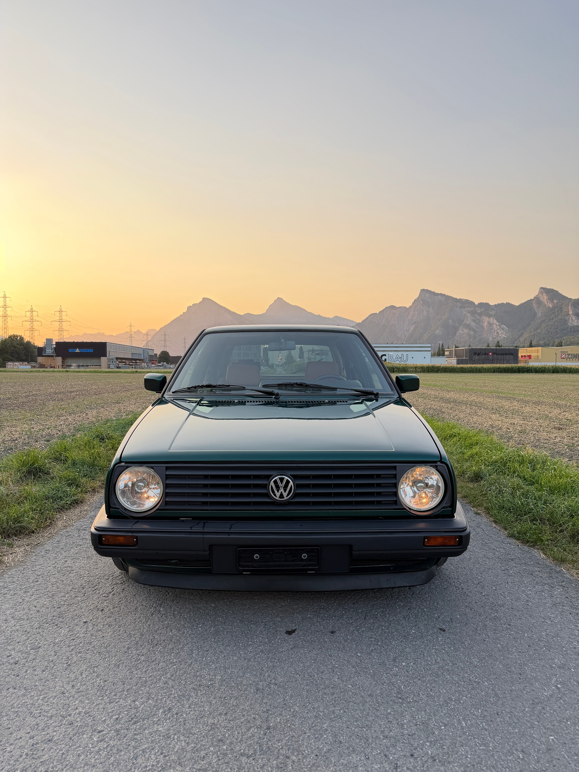 VW Golf 1600 GL-image-1