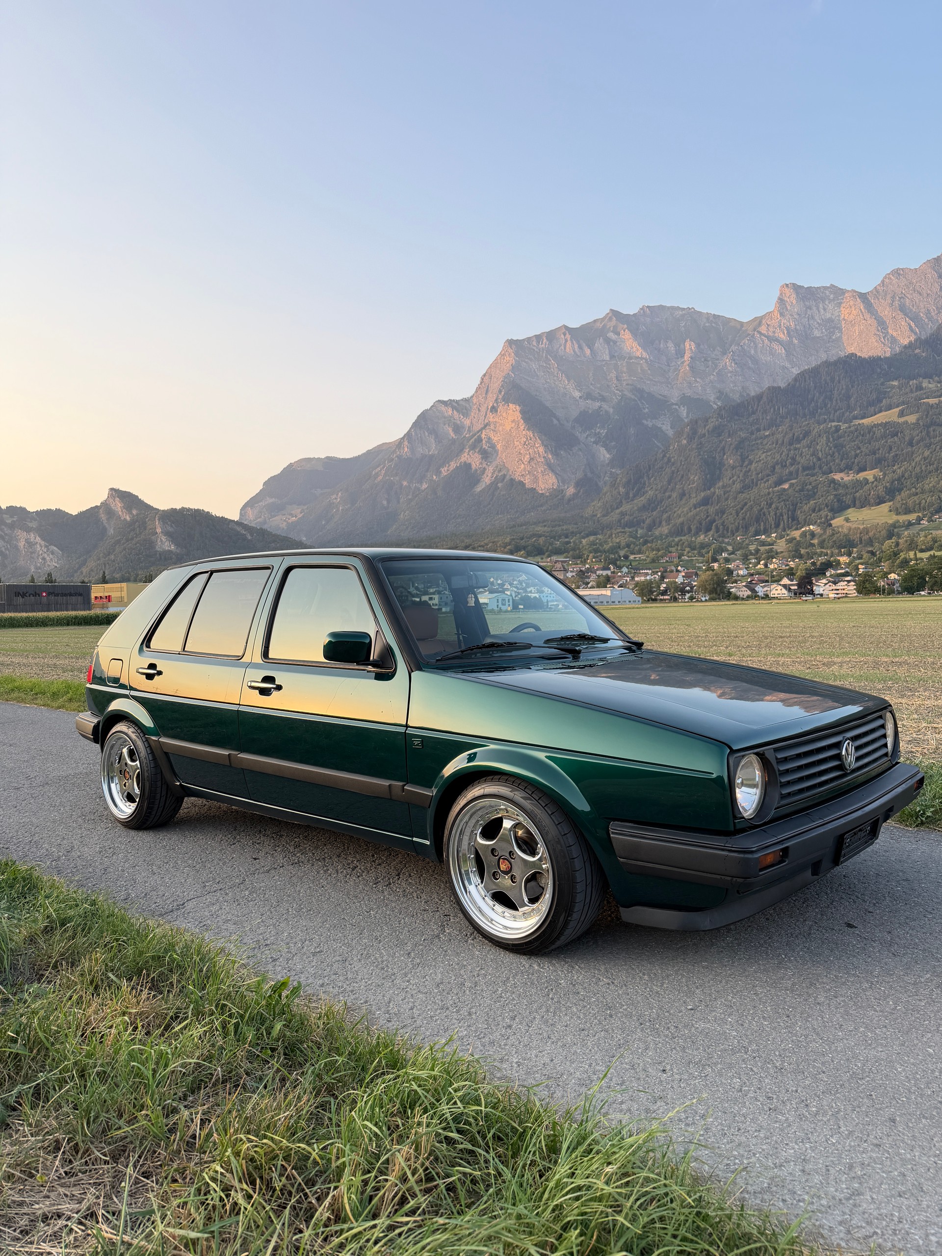 VW Golf 1600 GL-image-2
