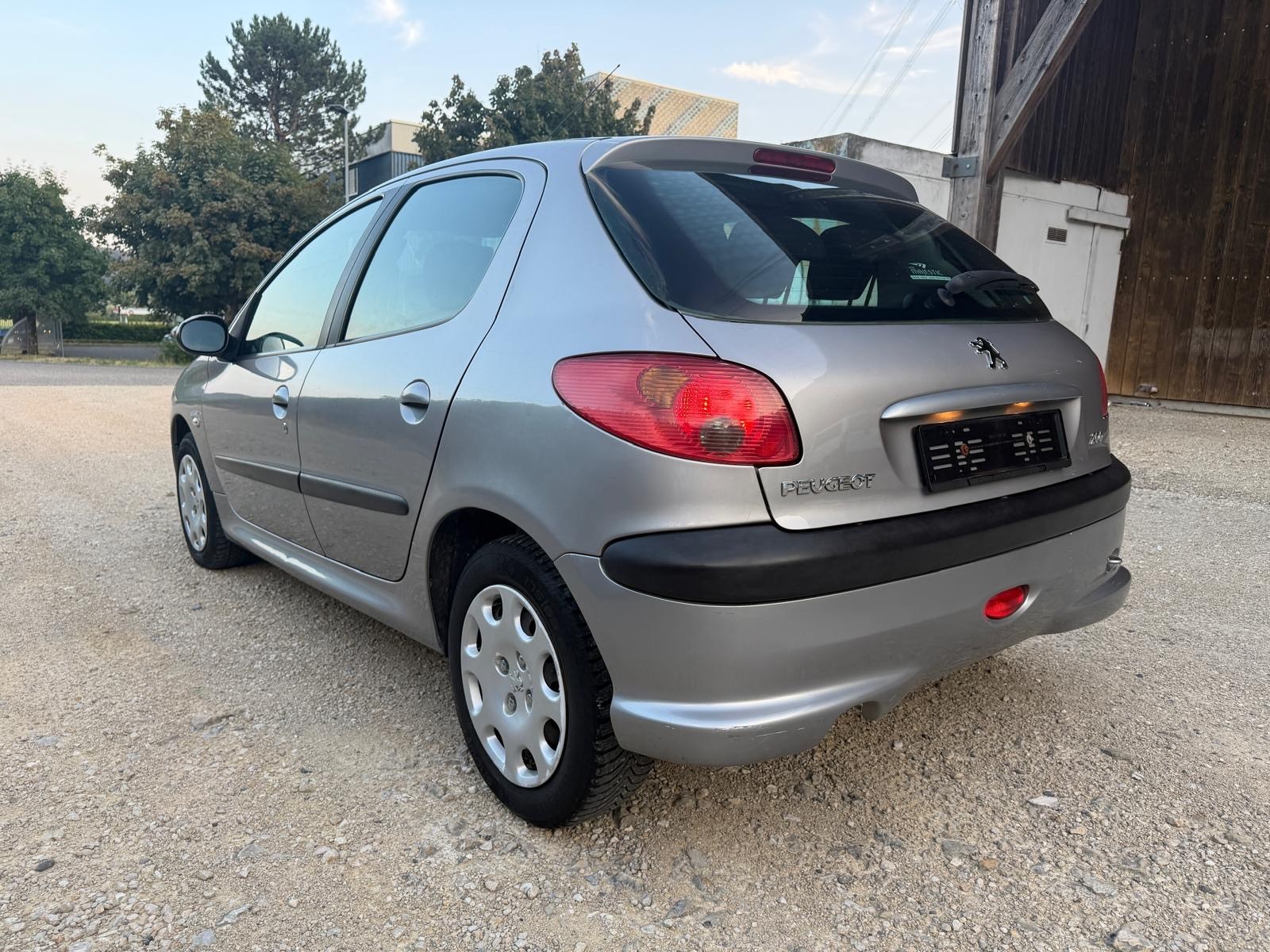 PEUGEOT 206 1.4 16V XS Sport . MFK-image-4
