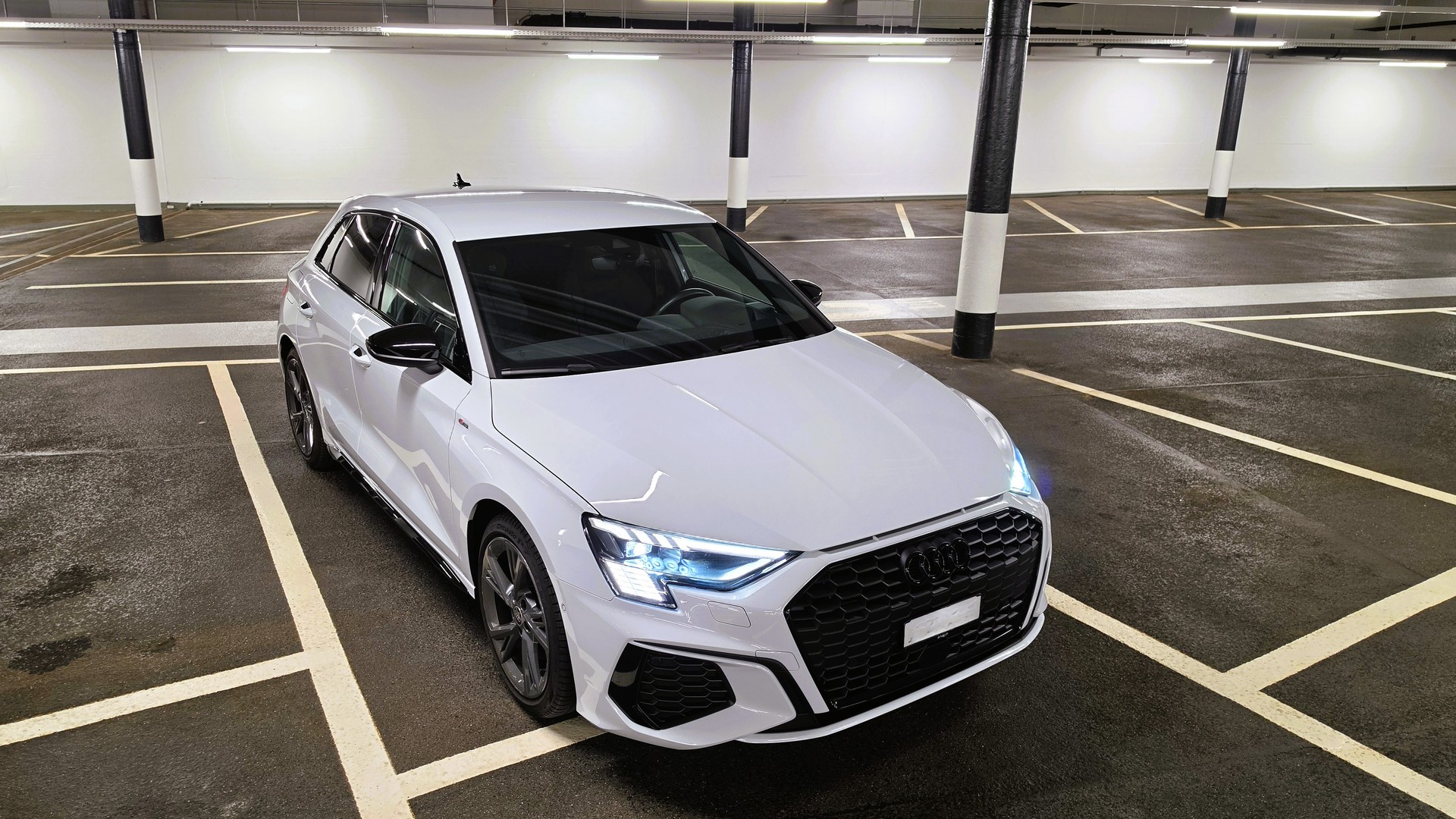 AUDI 1.5 35 TFSI S Line Attraction S-Tronic-image-0