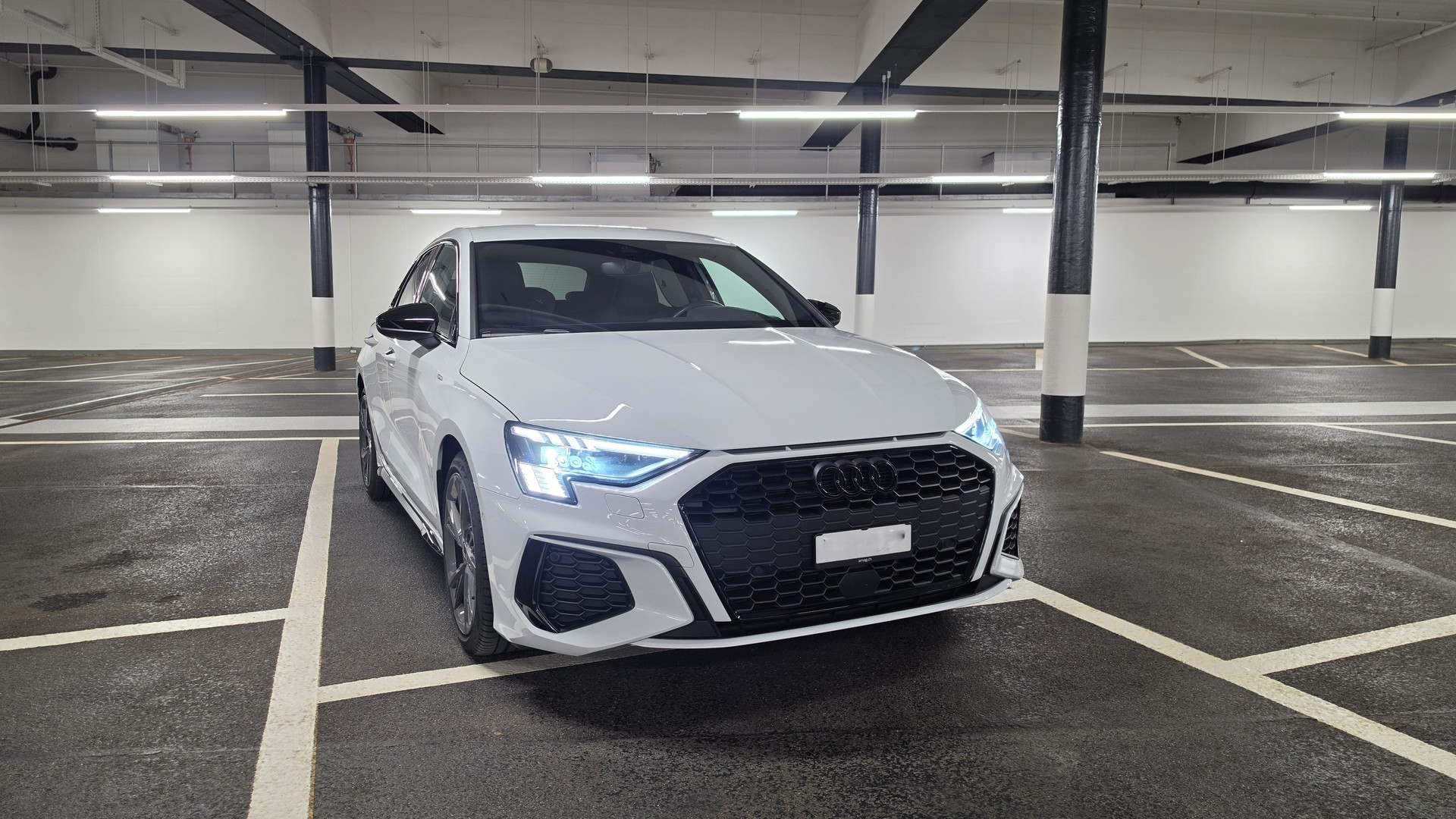 AUDI 1.5 35 TFSI S Line Attraction S-Tronic-image-3