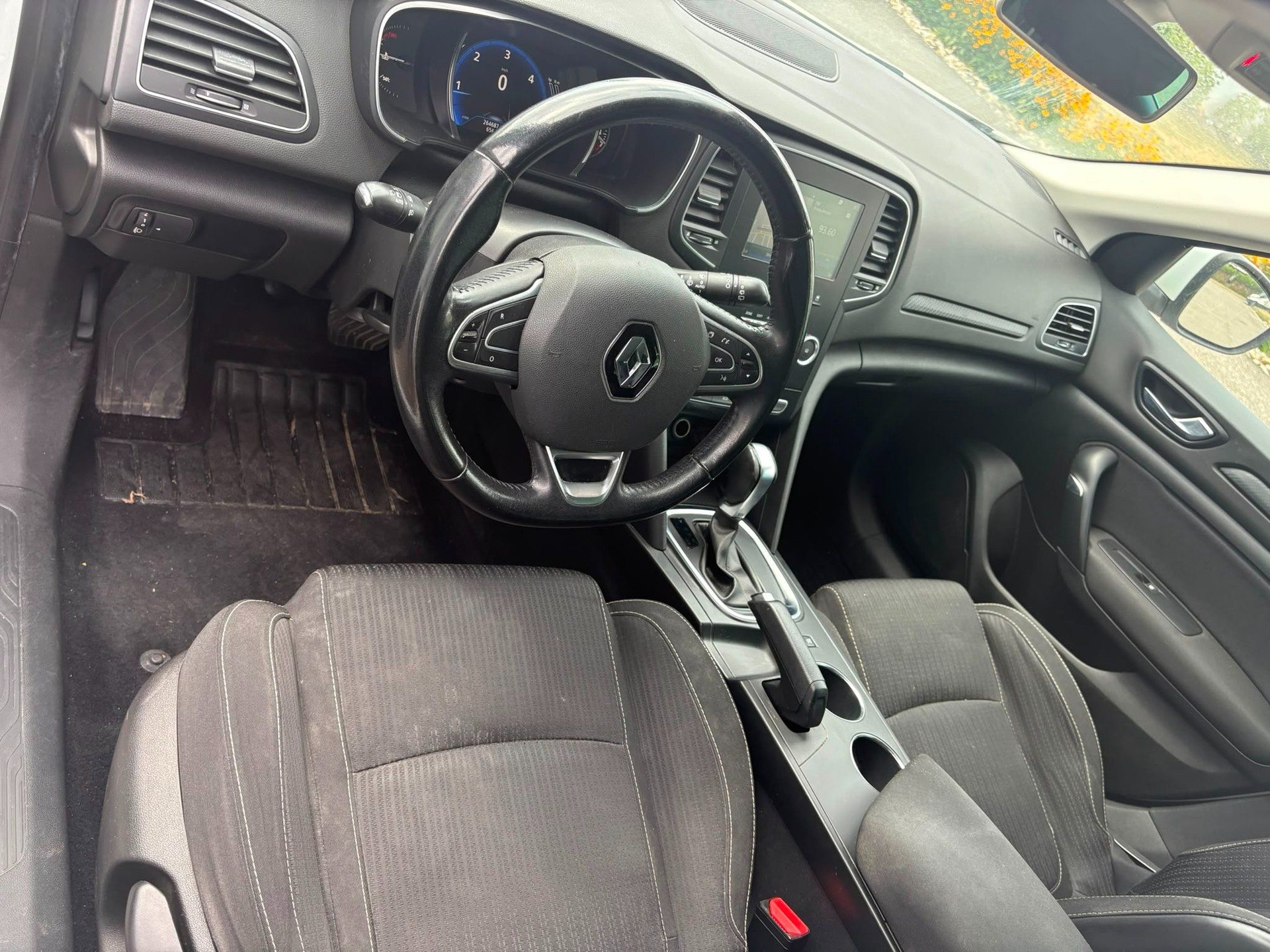 RENAULT Mégane Grandtour 1.5 dCi Zen EDC-image-8