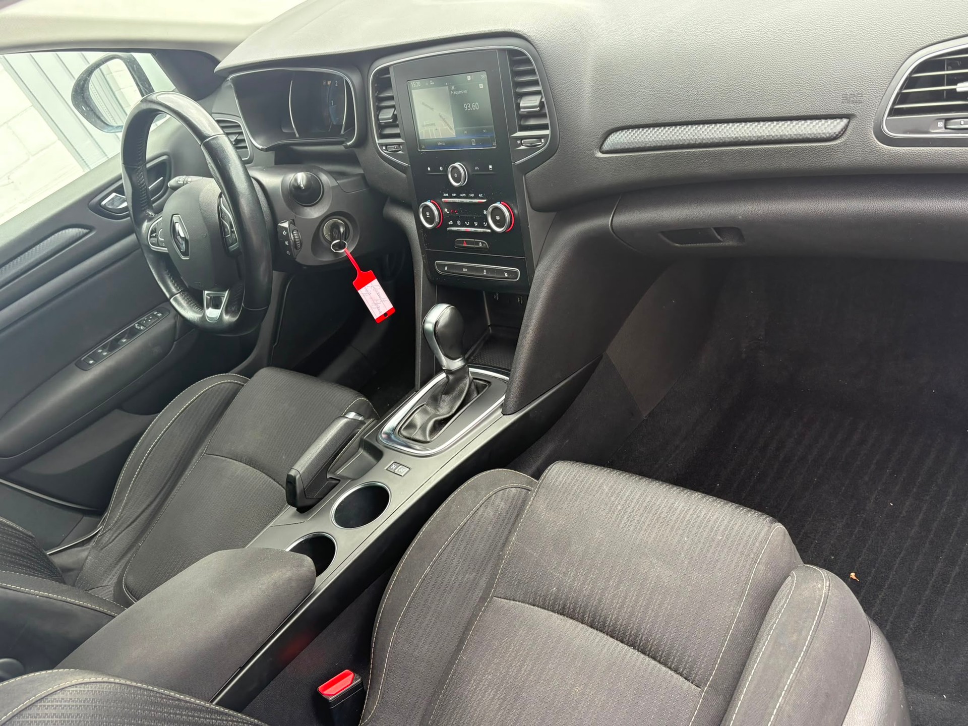 RENAULT Mégane Grandtour 1.5 dCi Zen EDC-image-4