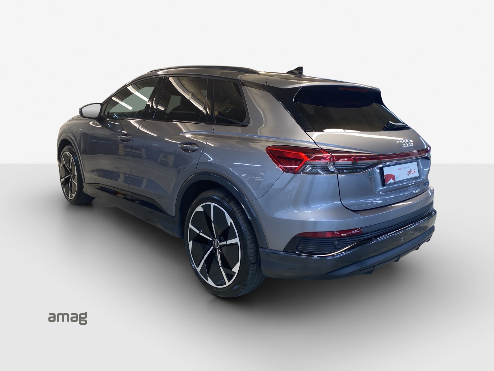 AUDI Q4 e-tron 45 quattro-image-2