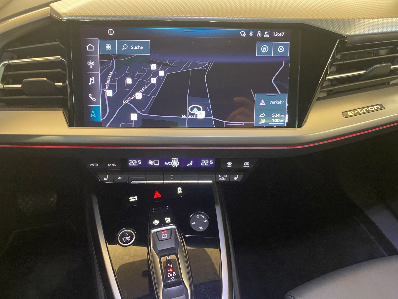 AUDI Q4 e-tron 45 quattro-image-10