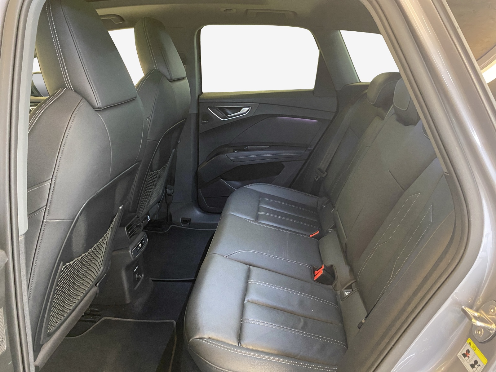 AUDI Q4 e-tron 45 quattro-image-11